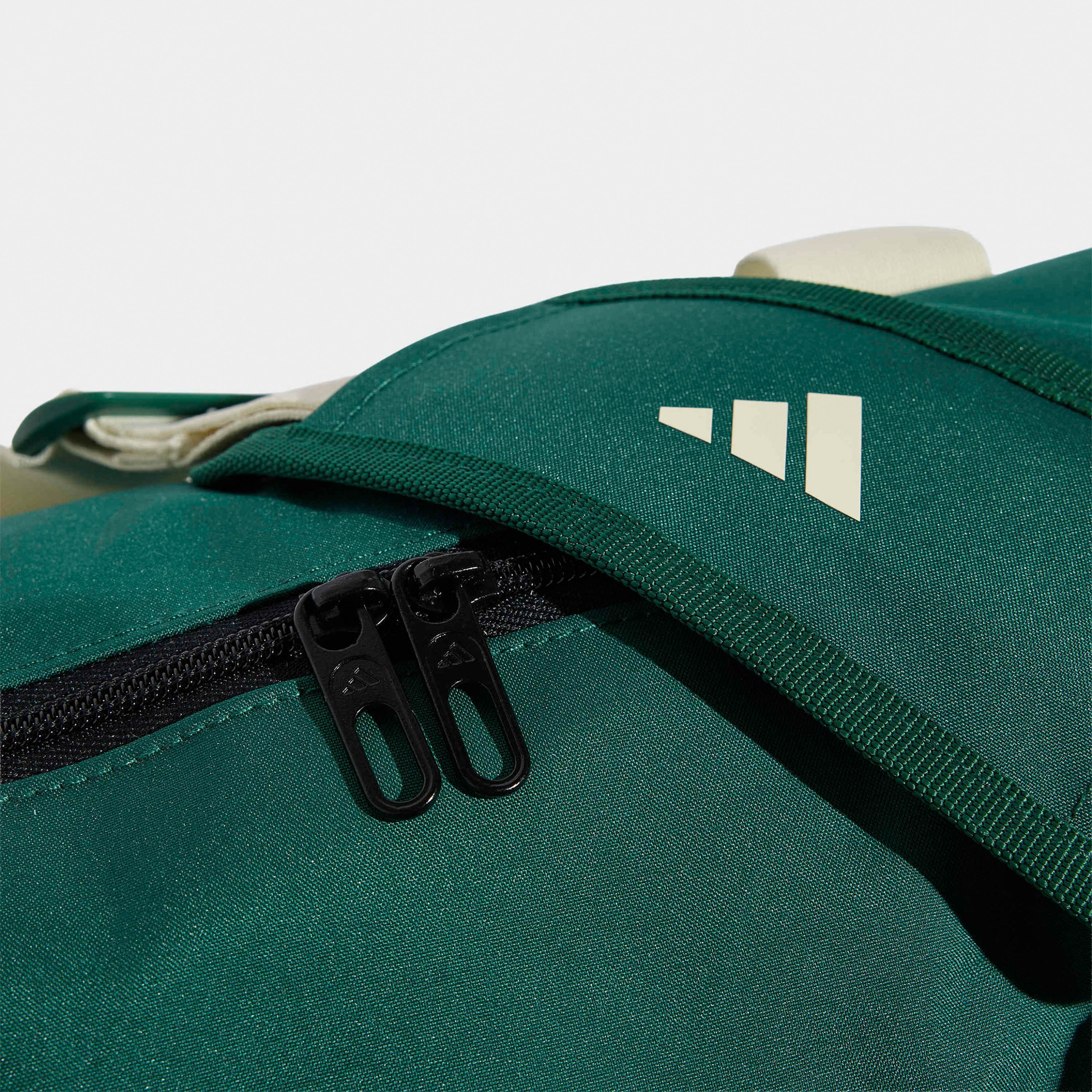 شنطة دفل بطبعات شعار الخطي مع أحزمة قابلة للتعديل من أديداس-travel-luggagesandbags-dufflebags-image-7