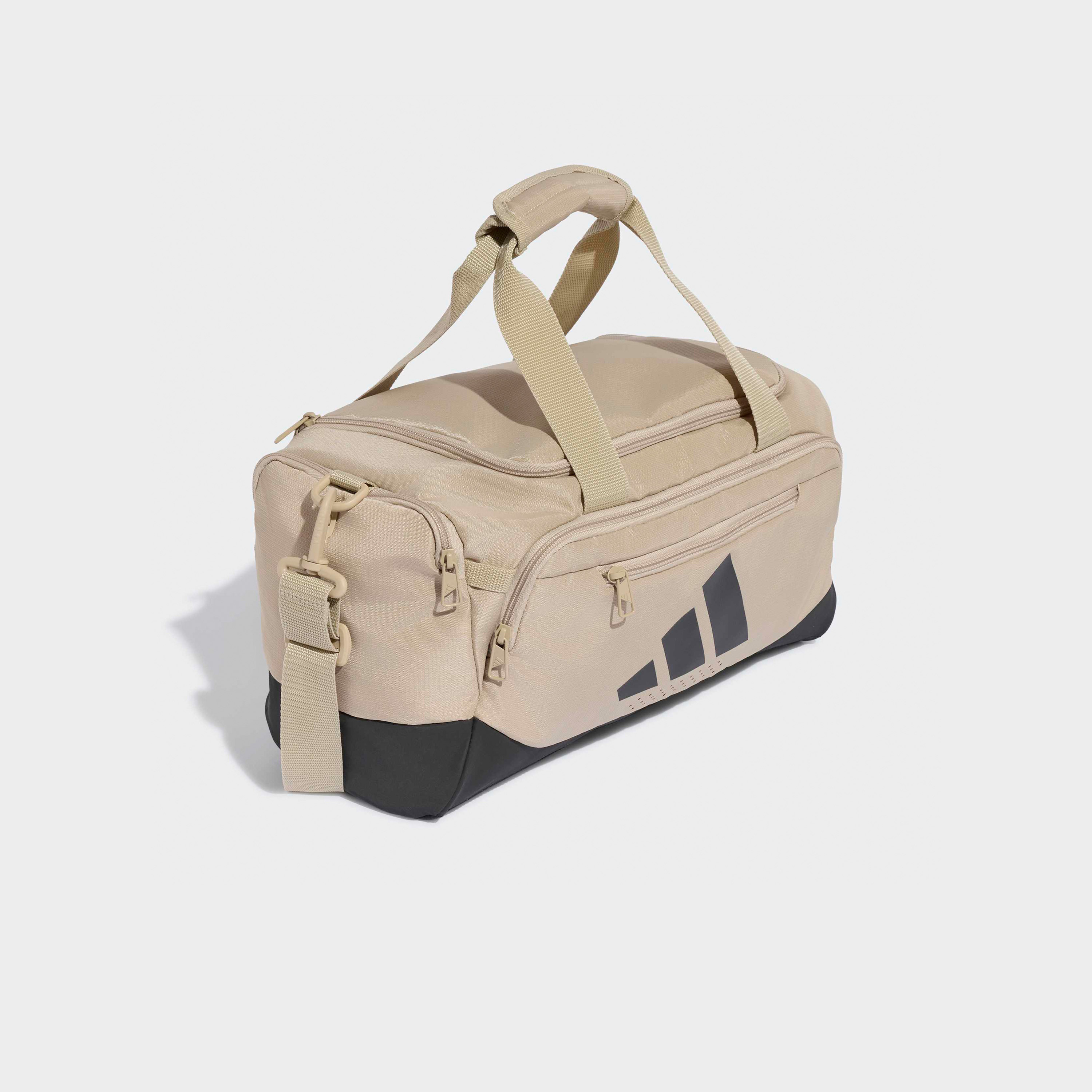 شنطة دفل ترينينج ديفندر بسحاب إغلاق من أديداس-travel-luggagesandbags-dufflebags-image-4