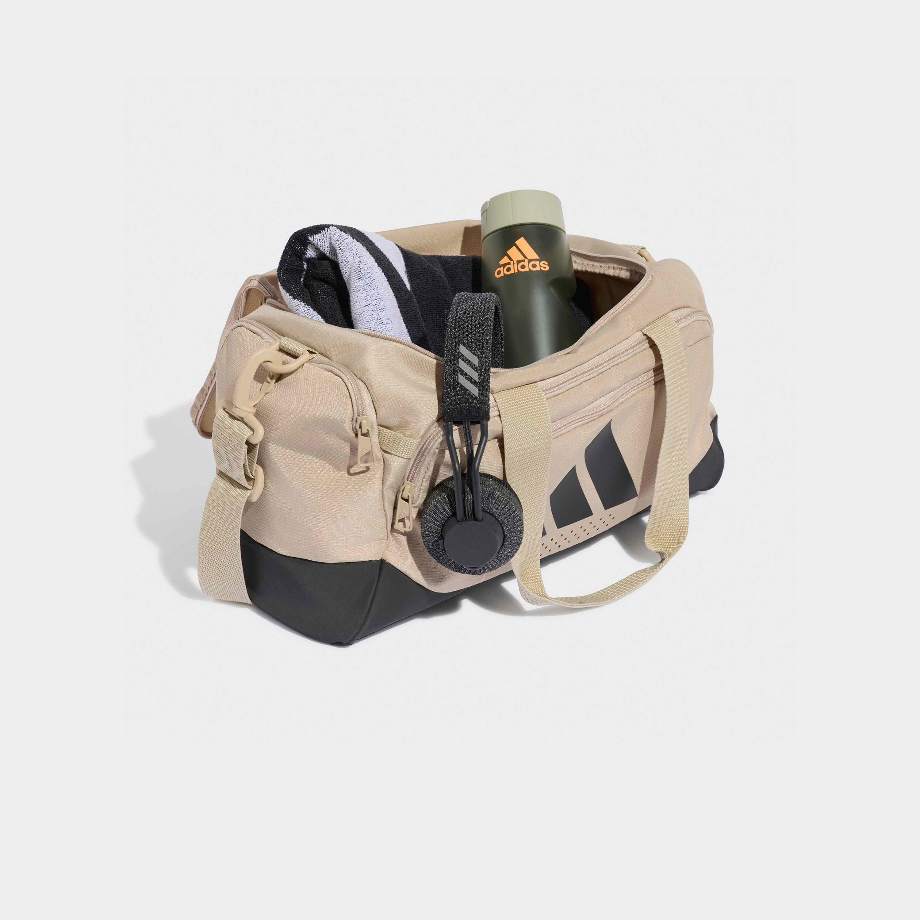شنطة دفل ترينينج ديفندر بسحاب إغلاق من أديداس-travel-luggagesandbags-dufflebags-image-7