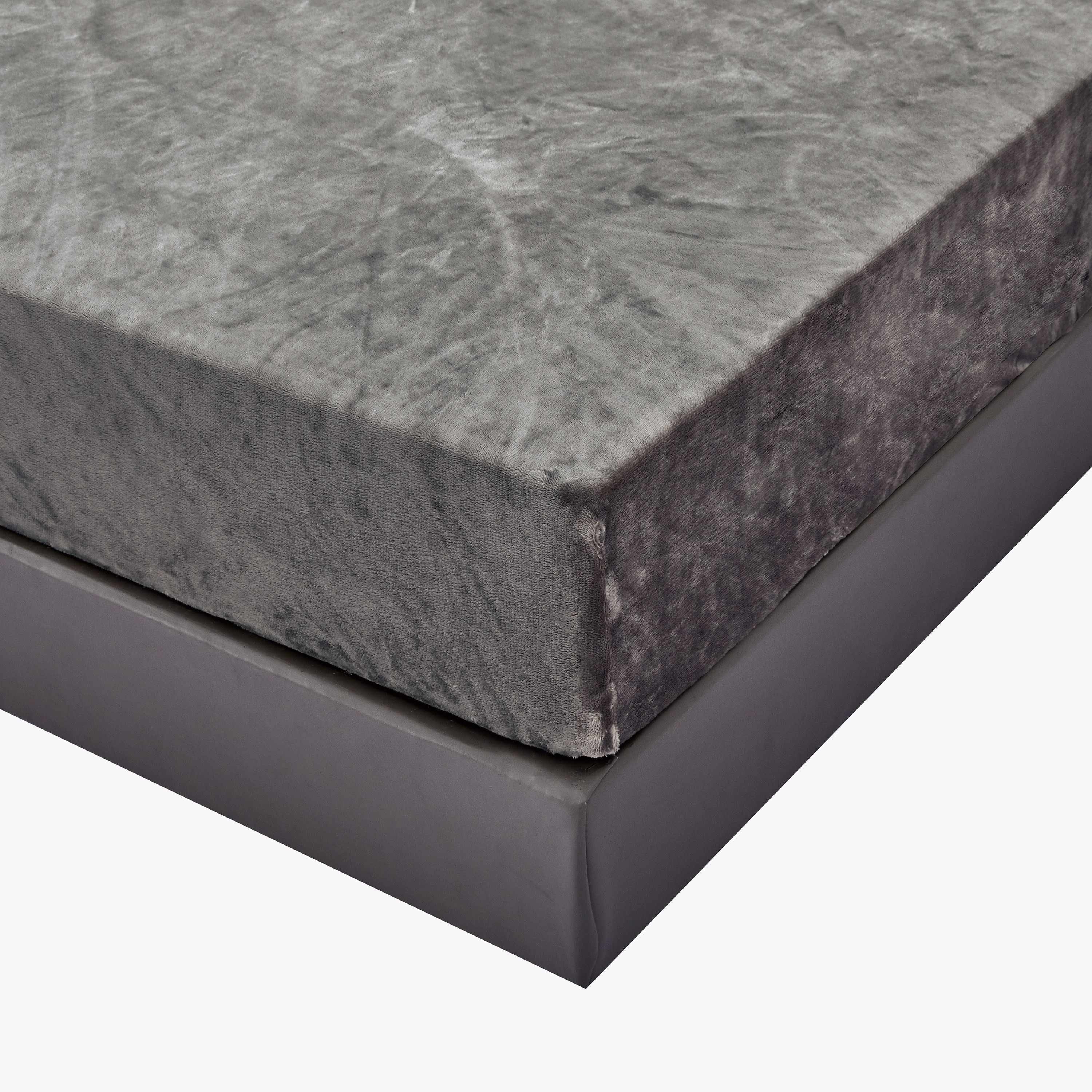 طقم لحاف مخملي فاخر من الفلانيل المنقوش بنمط خطوط شتوية من لايف ستايل - 260 × 240 سم-household-bedding-comfortersandbedspreads-comforters-image-48
