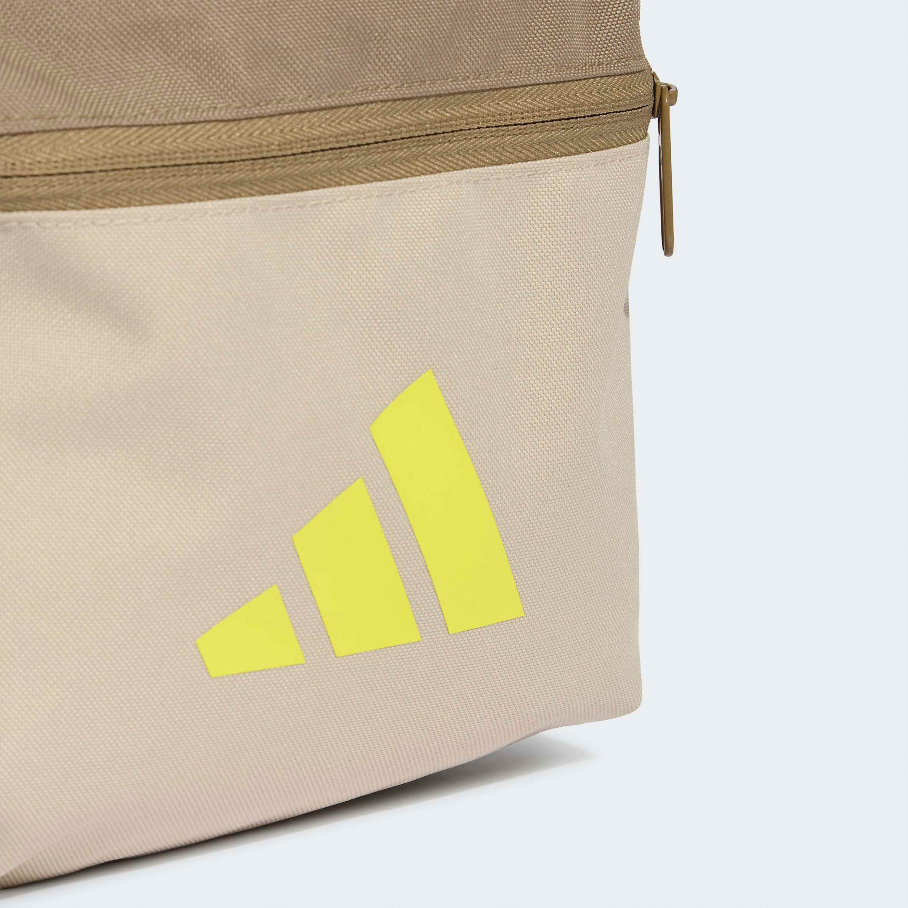 شنطة ظهر بطبعات شعار للأولاد 8-13 سنة بجيب أمامي من أديداس - 12 لتر-school-bagsandbackpacks-backpacks-image-2