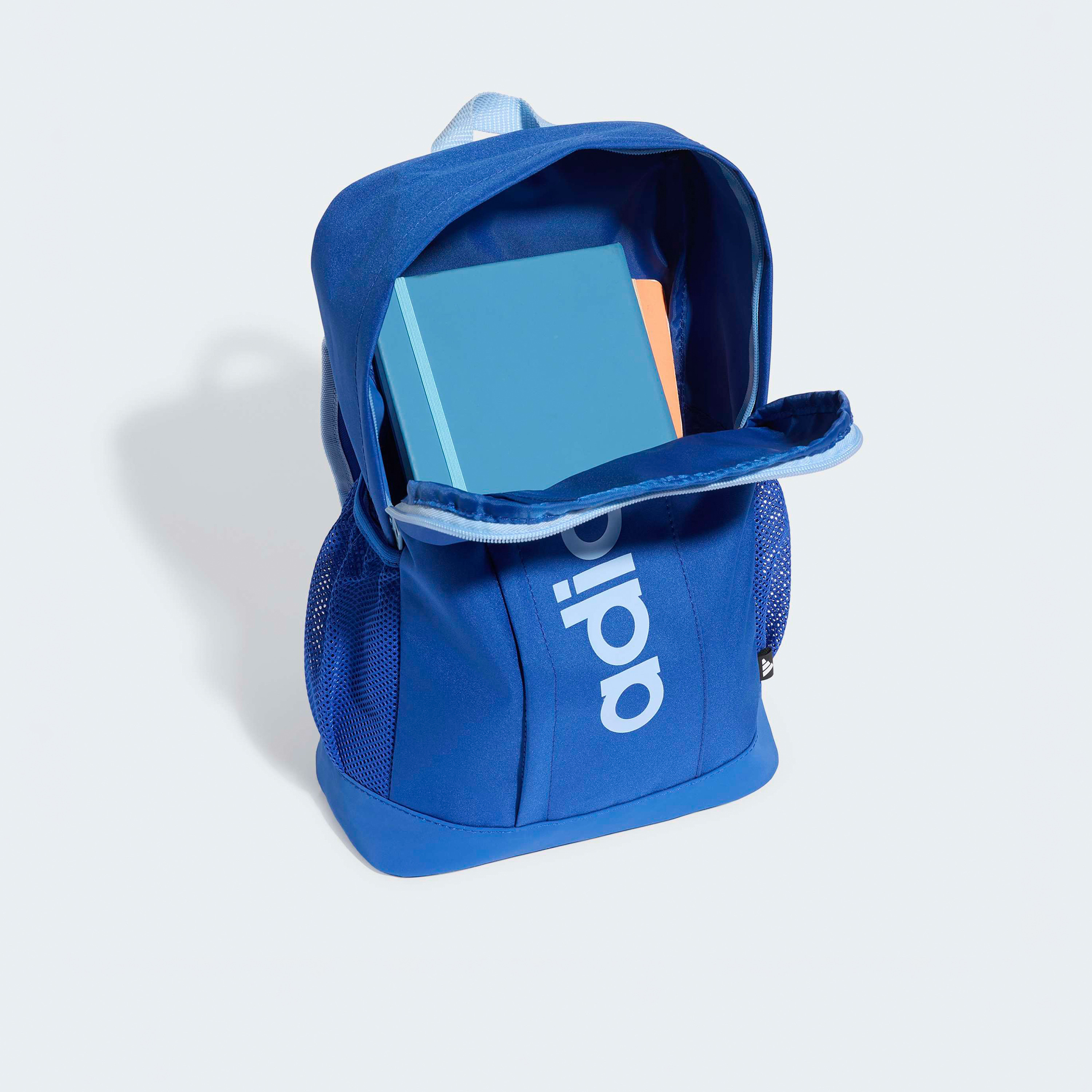 شنطة ظهر بجيب أمامي وطبعات الشعار للصغار بعمر 8-13 سنة من أديداس - 10 لتر-school-bagsandbackpacks-backpacks-image-4