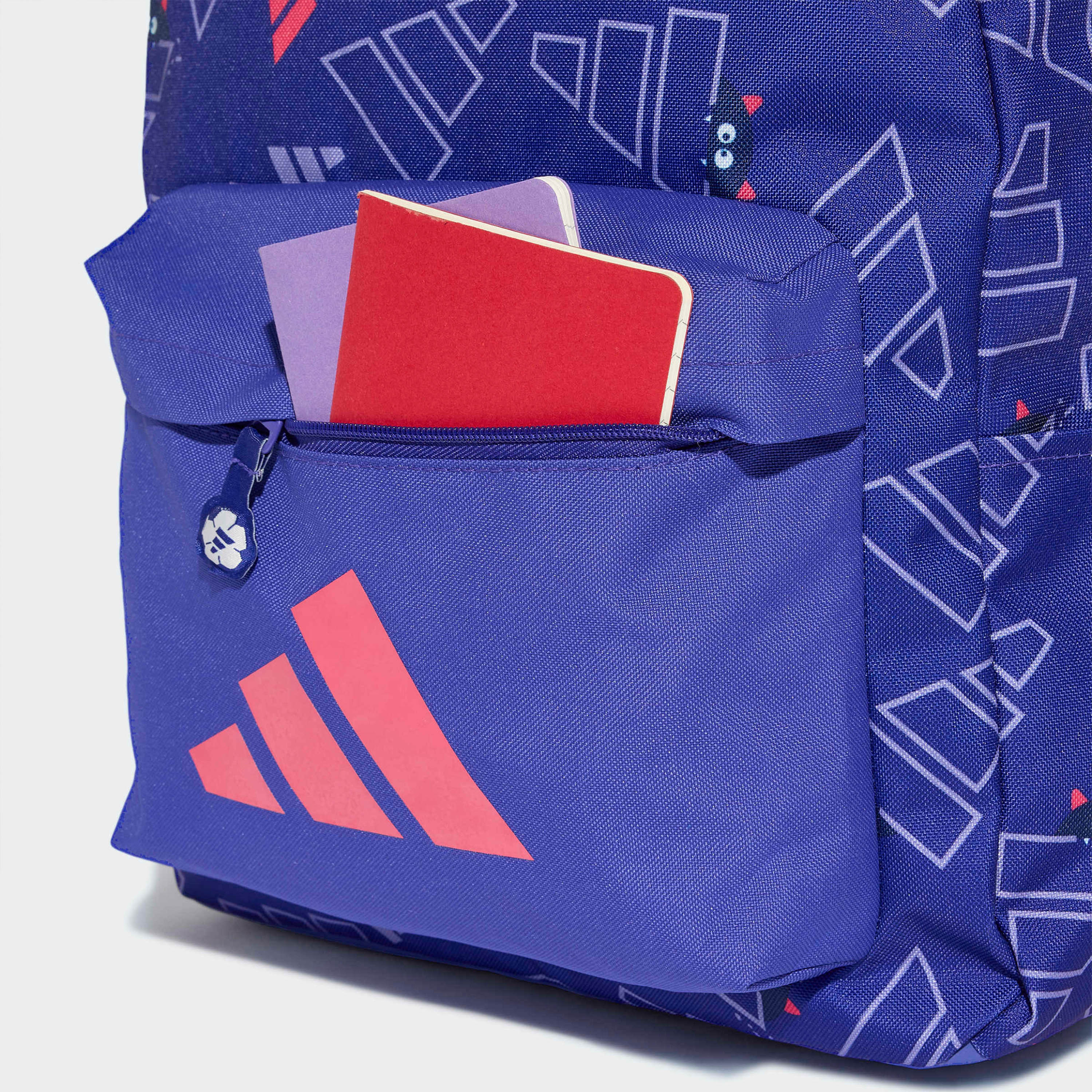 شنطة ظهر بجيب أمامي وطبعات الشعار للصغار بعمر 8-13 سنة من أديداس - 23 لتر-school-bagsandbackpacks-backpacks-image-3