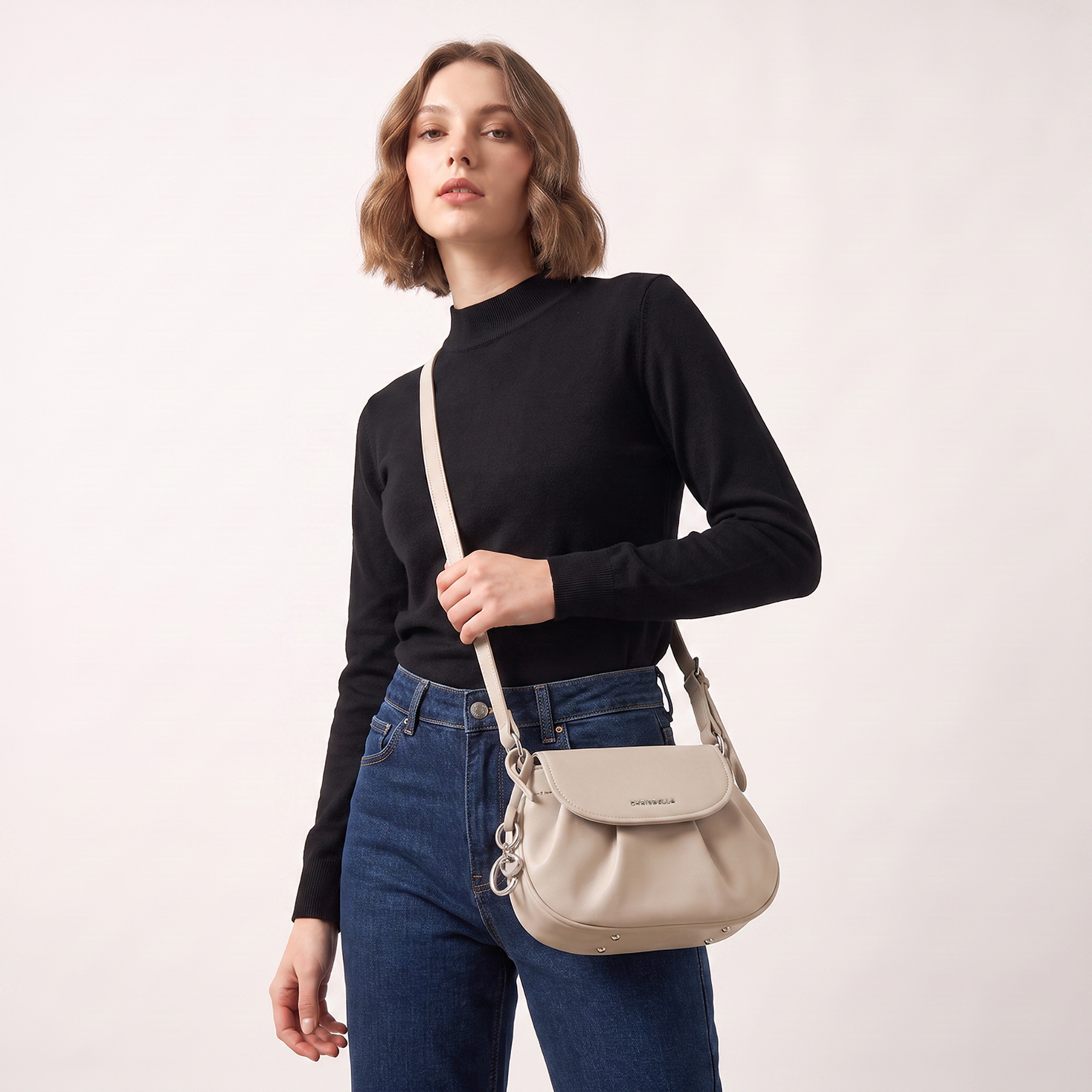 شنطة كتف بحزام قابل للتعديل وطيات من كريسبيلا-women-bagsandwallets-handbags-image-2
