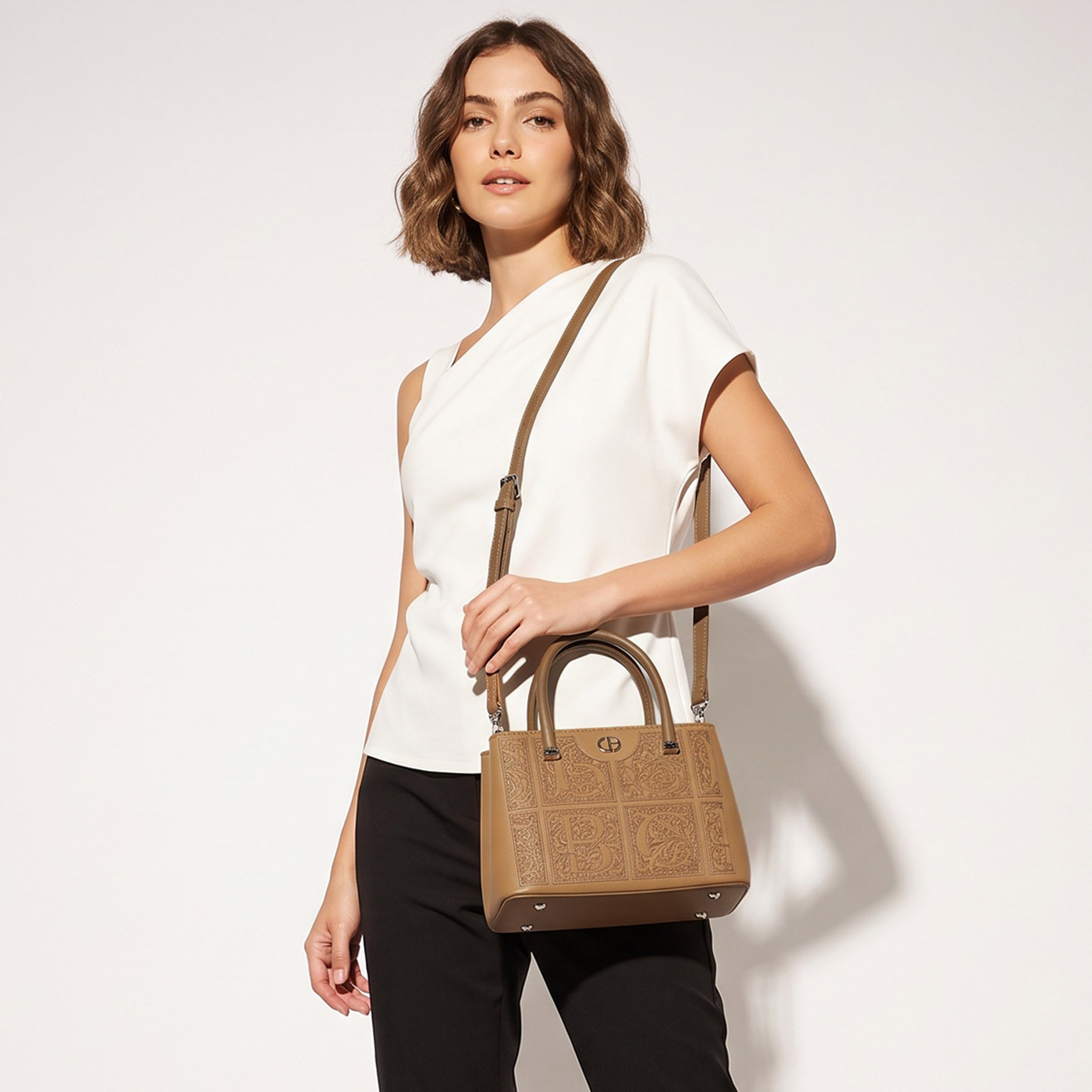 شنطة توت مطرزة مع شنطة قابلة للفصل من كريسبيلا-women-bagsandwallets-handbags-image-2