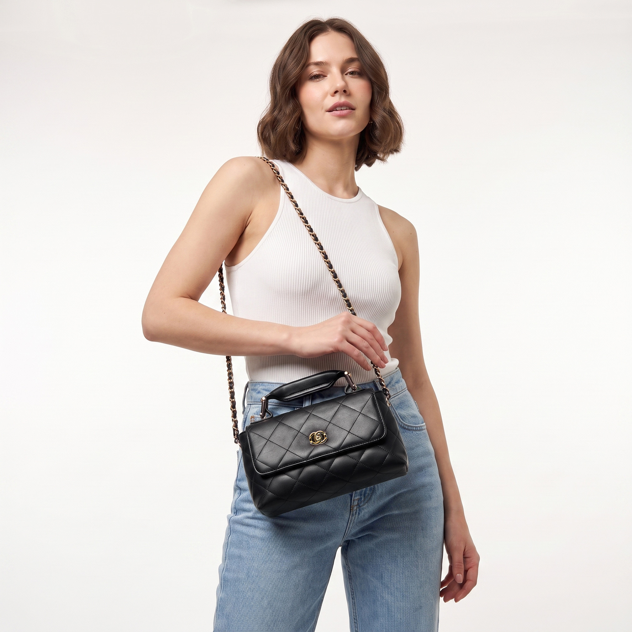 شنطة كروس بودي مبطنة مع حزام سلسلة من كريسبيلا-women-bagsandwallets-handbags-image-2