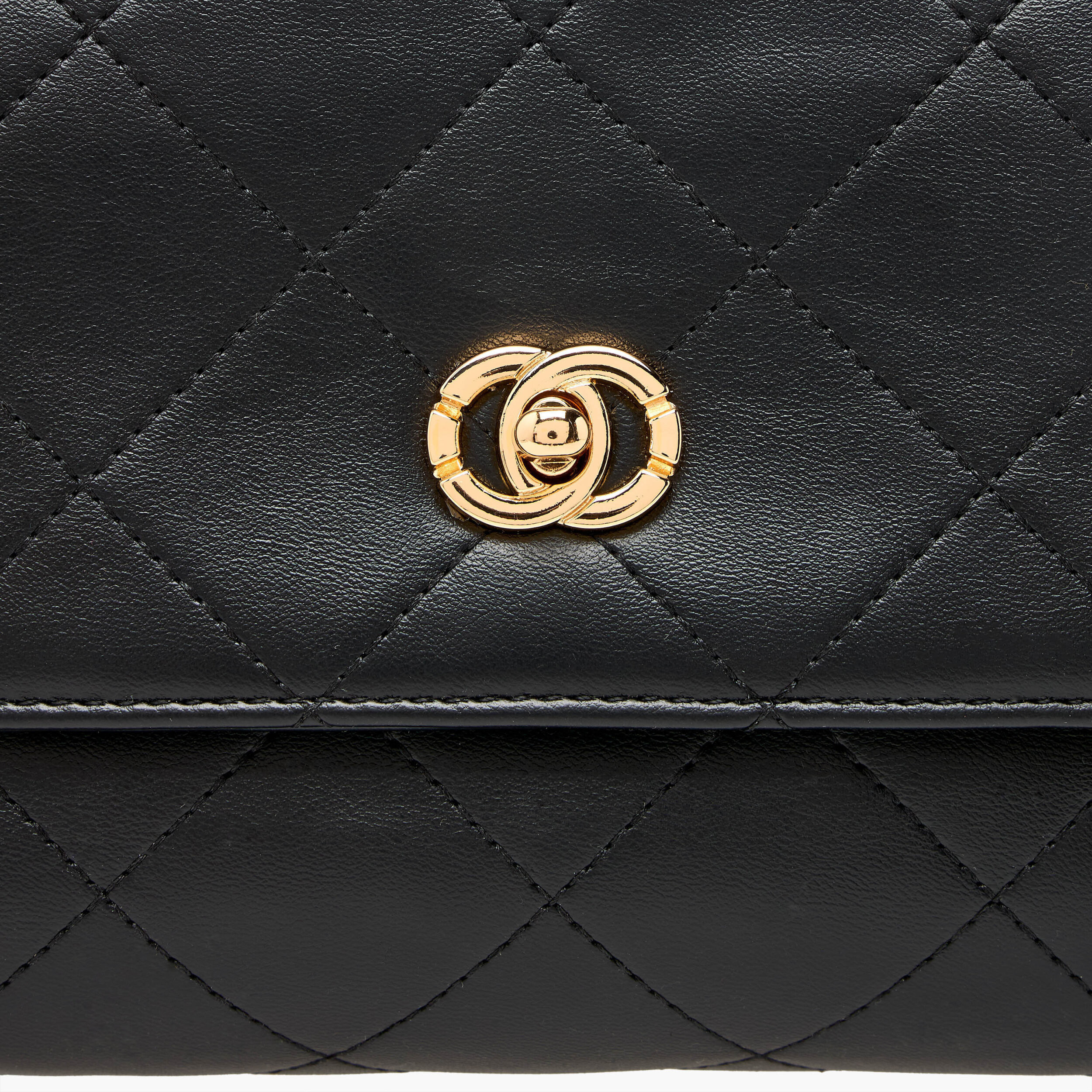 شنطة كروس بودي مبطنة مع حزام سلسلة من كريسبيلا-women-bagsandwallets-handbags-image-5