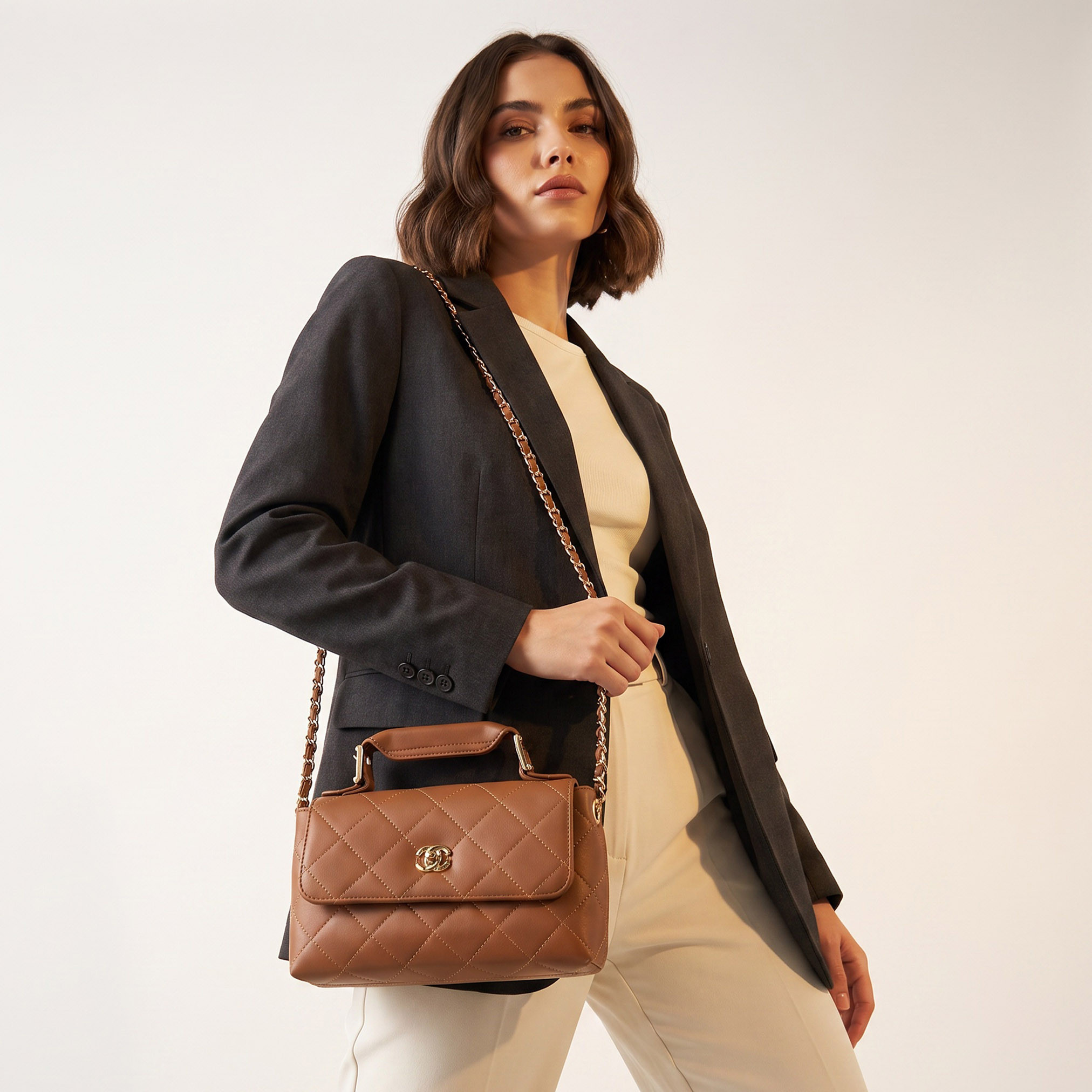 شنطة كروس بودي مبطنة مع حزام سلسلة من كريسبيلا-women-bagsandwallets-handbags-image-30