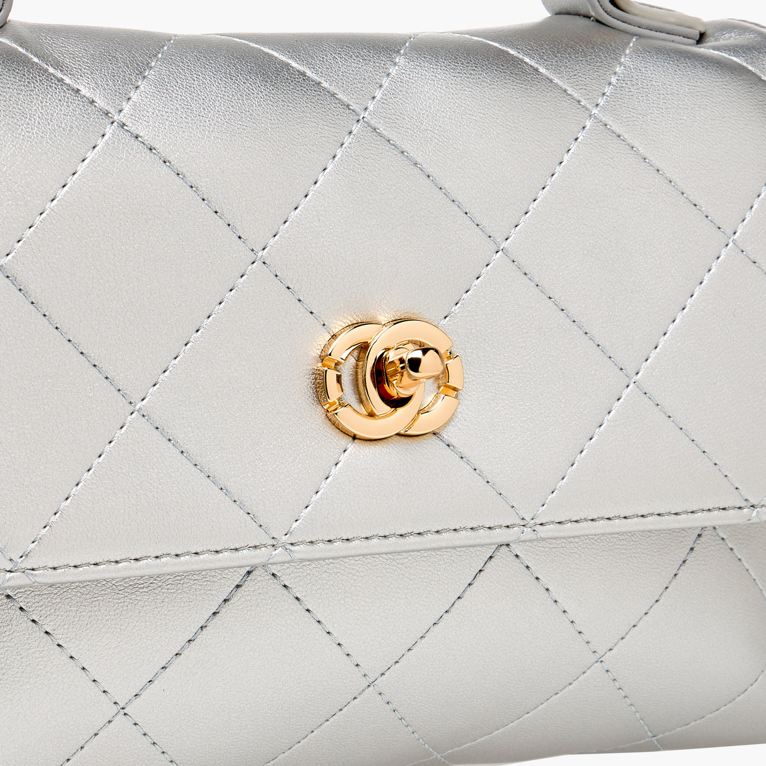 شنطة كروس بودي مبطنة مع حزام سلسلة من كريسبيلا-women-bagsandwallets-handbags-image-25