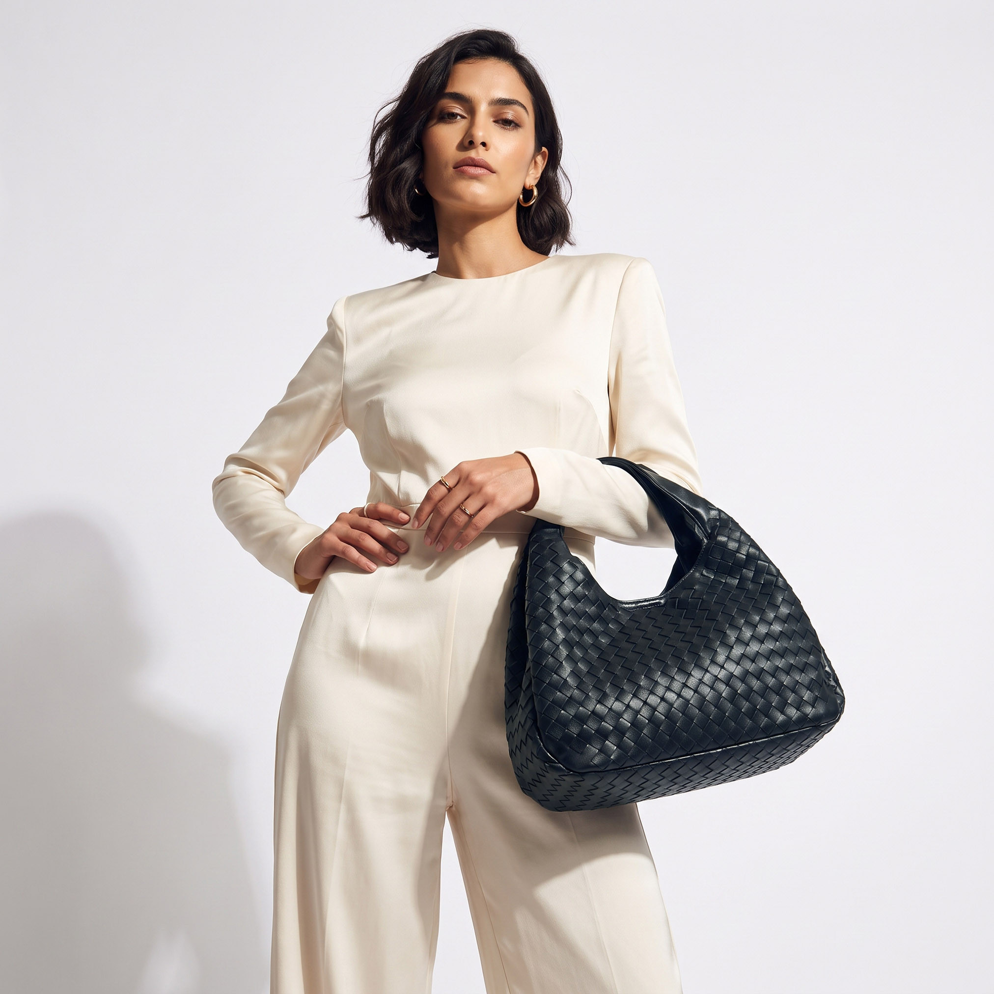 شنطة هوبو منسوجة مع محفظة من كريسبيلا-women-bagsandwallets-handbags-image-2