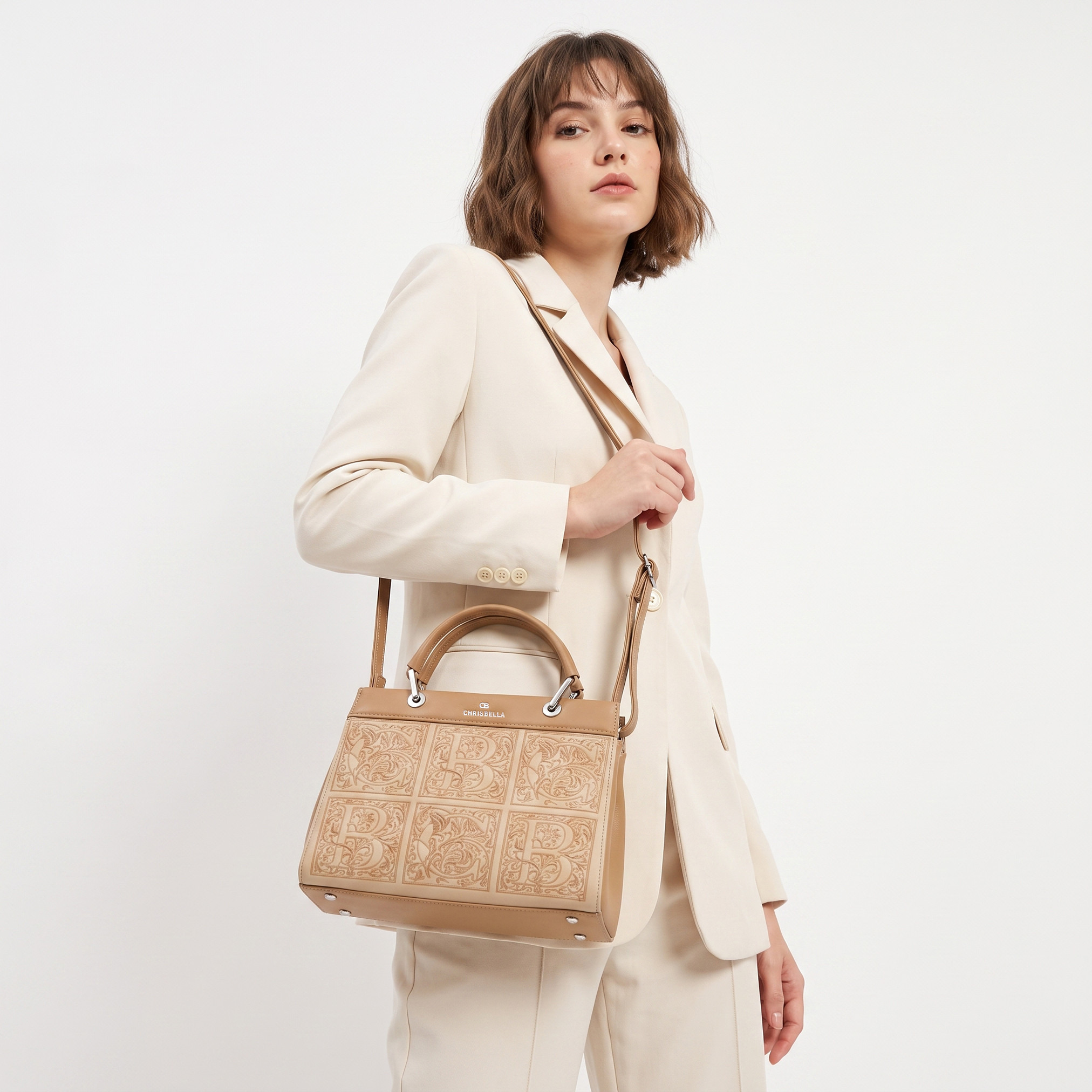شنطة توت مطرزة مع شنطة صغيرة من كريسبيلا-women-bagsandwallets-handbags-image-2