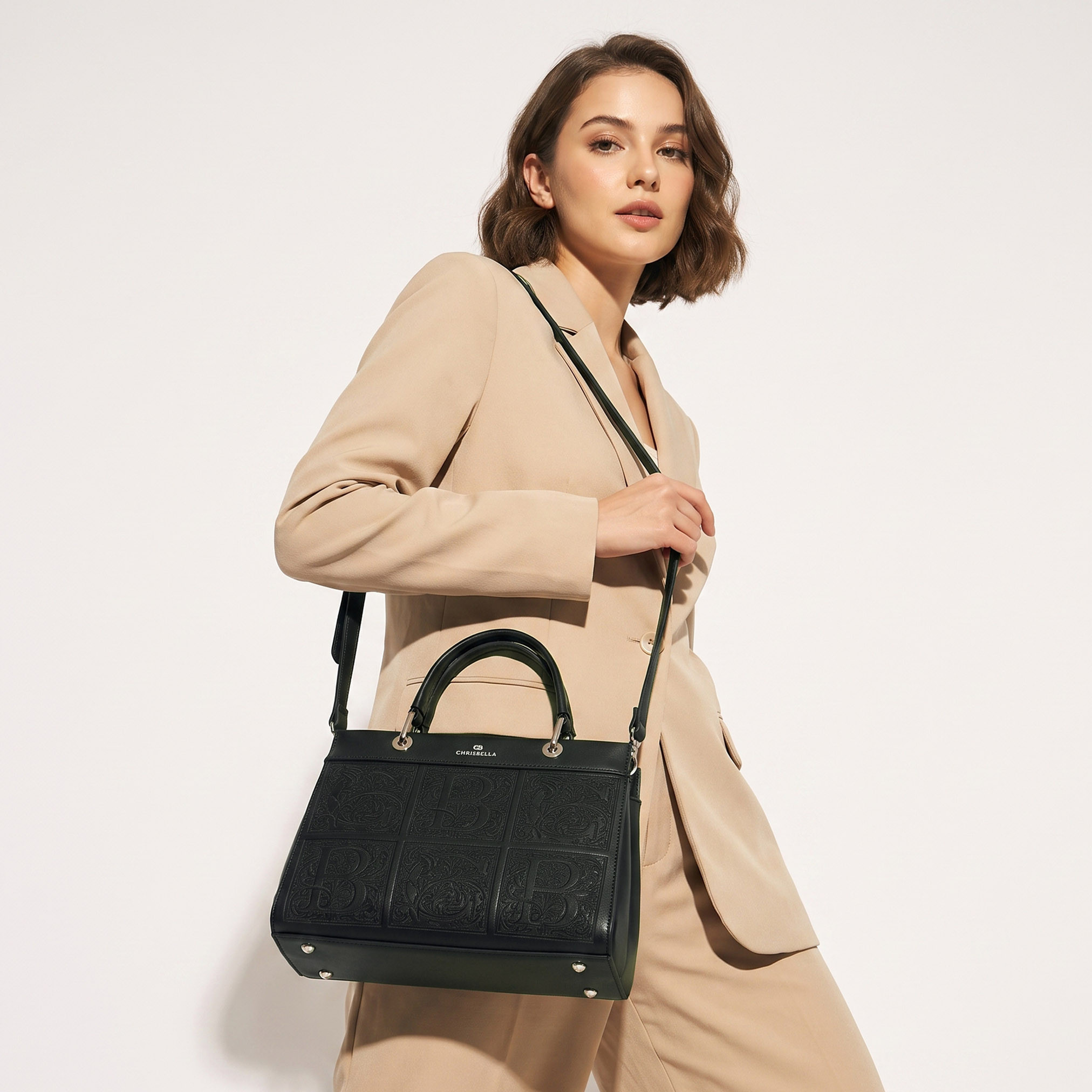 شنطة توت مطرزة مع شنطة صغيرة من كريسبيلا-women-bagsandwallets-handbags-image-2