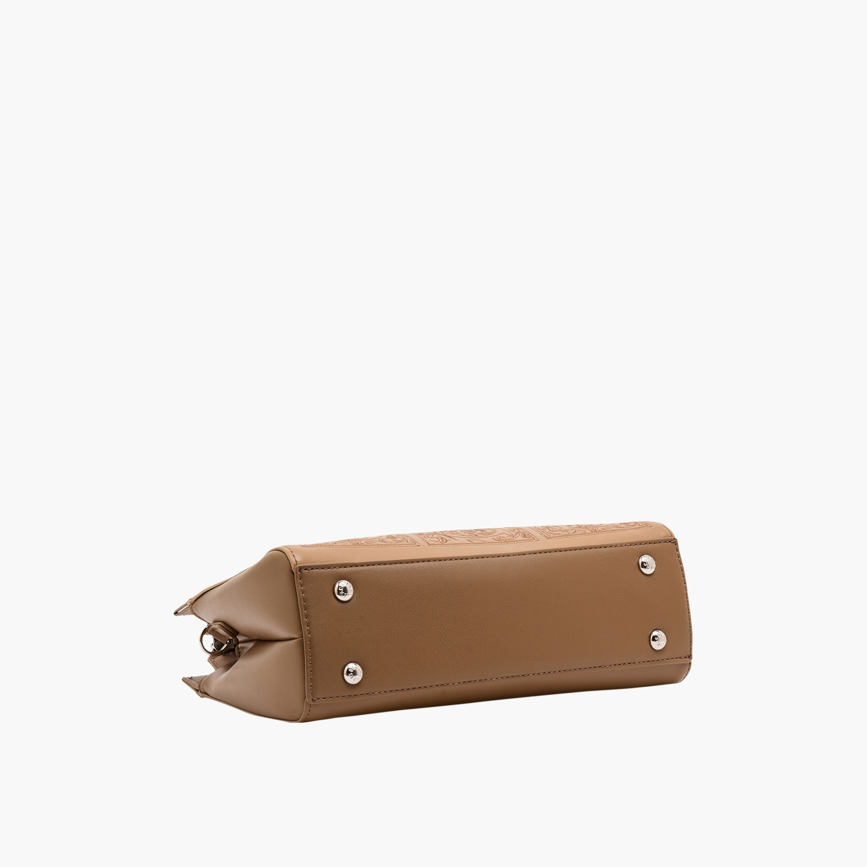 شنطة توت مطرزة مع شنطة صغيرة من كريسبيلا-women-bagsandwallets-handbags-image-54