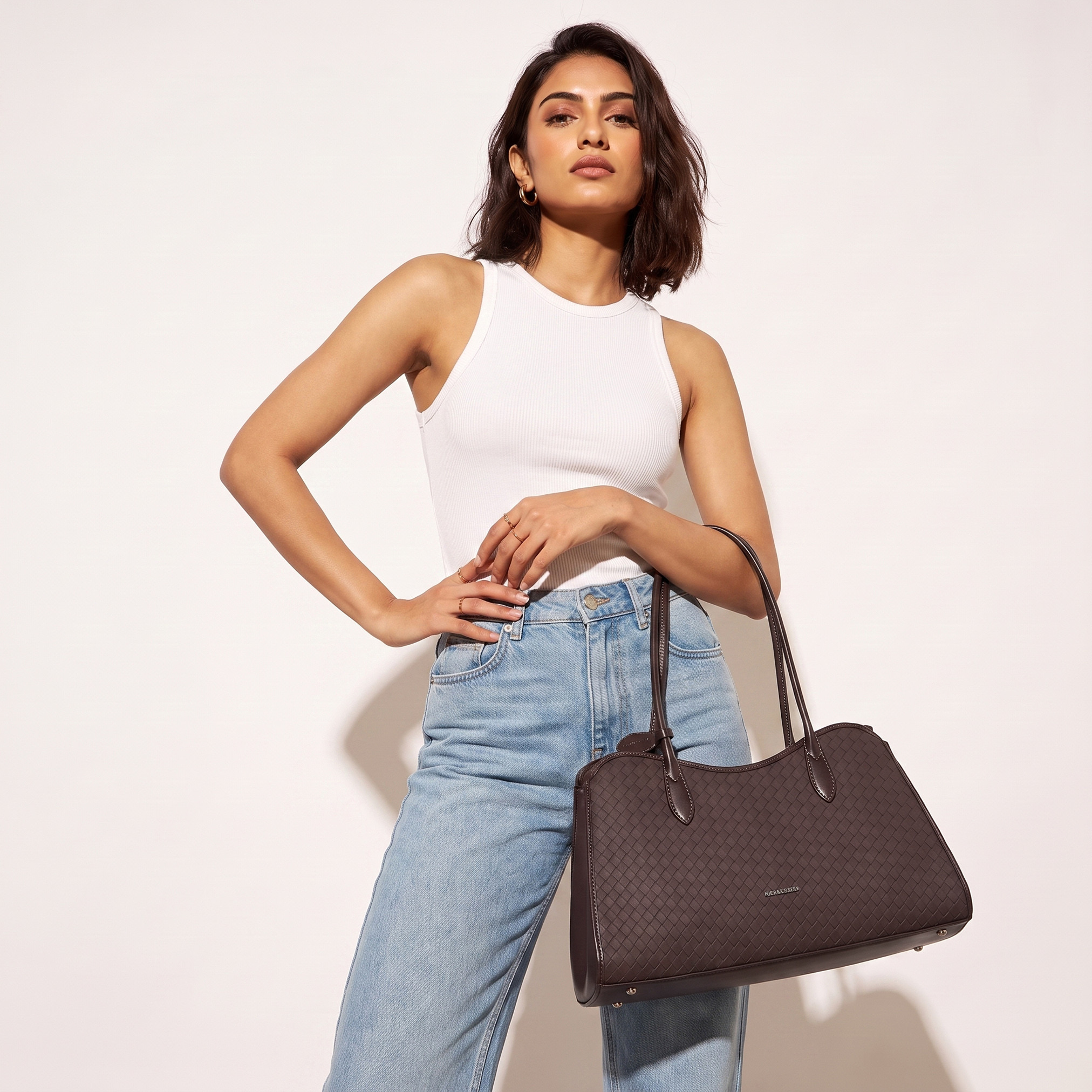 شنطة توتي بارزة الملمس مع محفظة من كريسبيلا-women-bagsandwallets-handbags-image-2