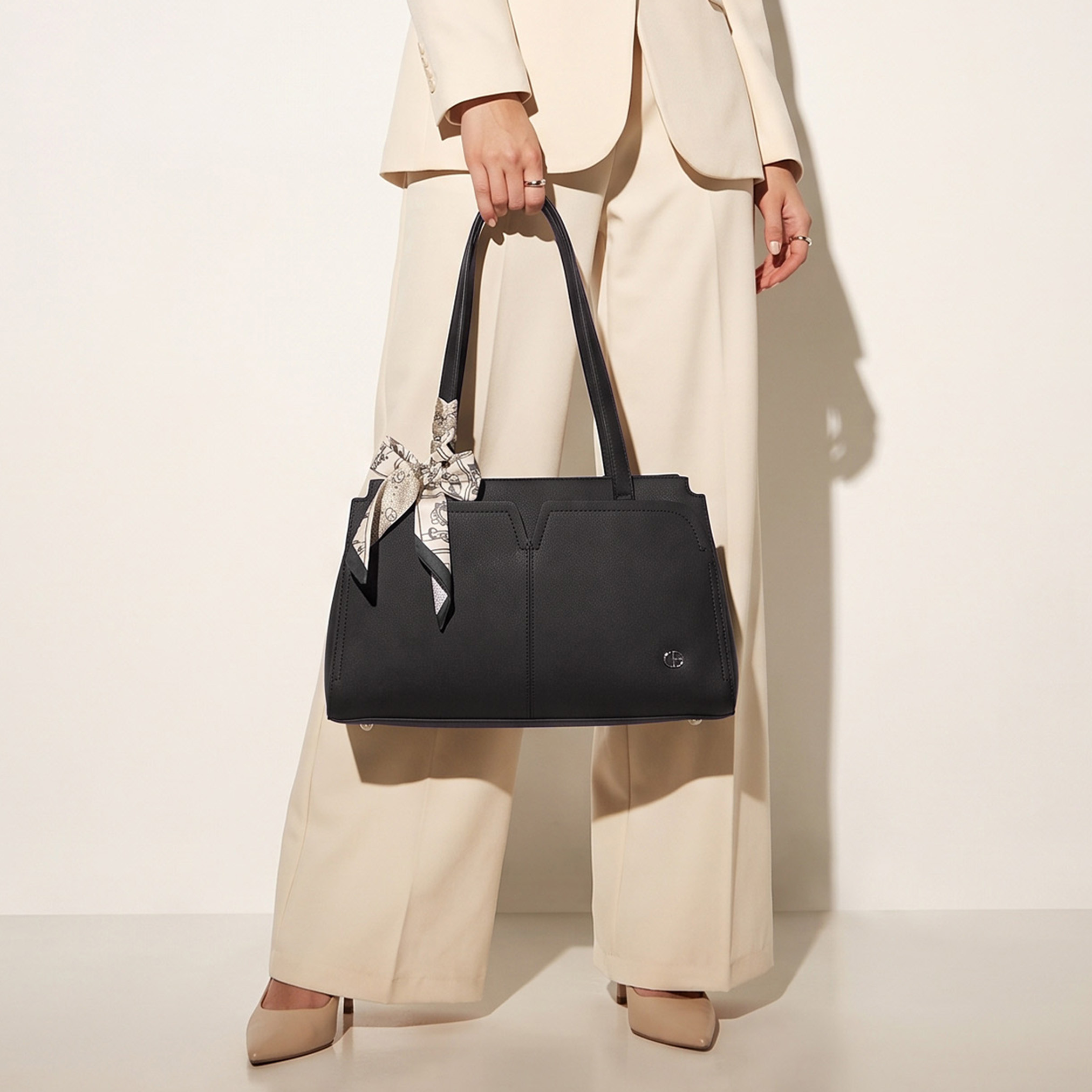 شنطة توتي بارزة الملمس مع شنطة صغيرة من كريسبيلا-women-bagsandwallets-handbags-image-3
