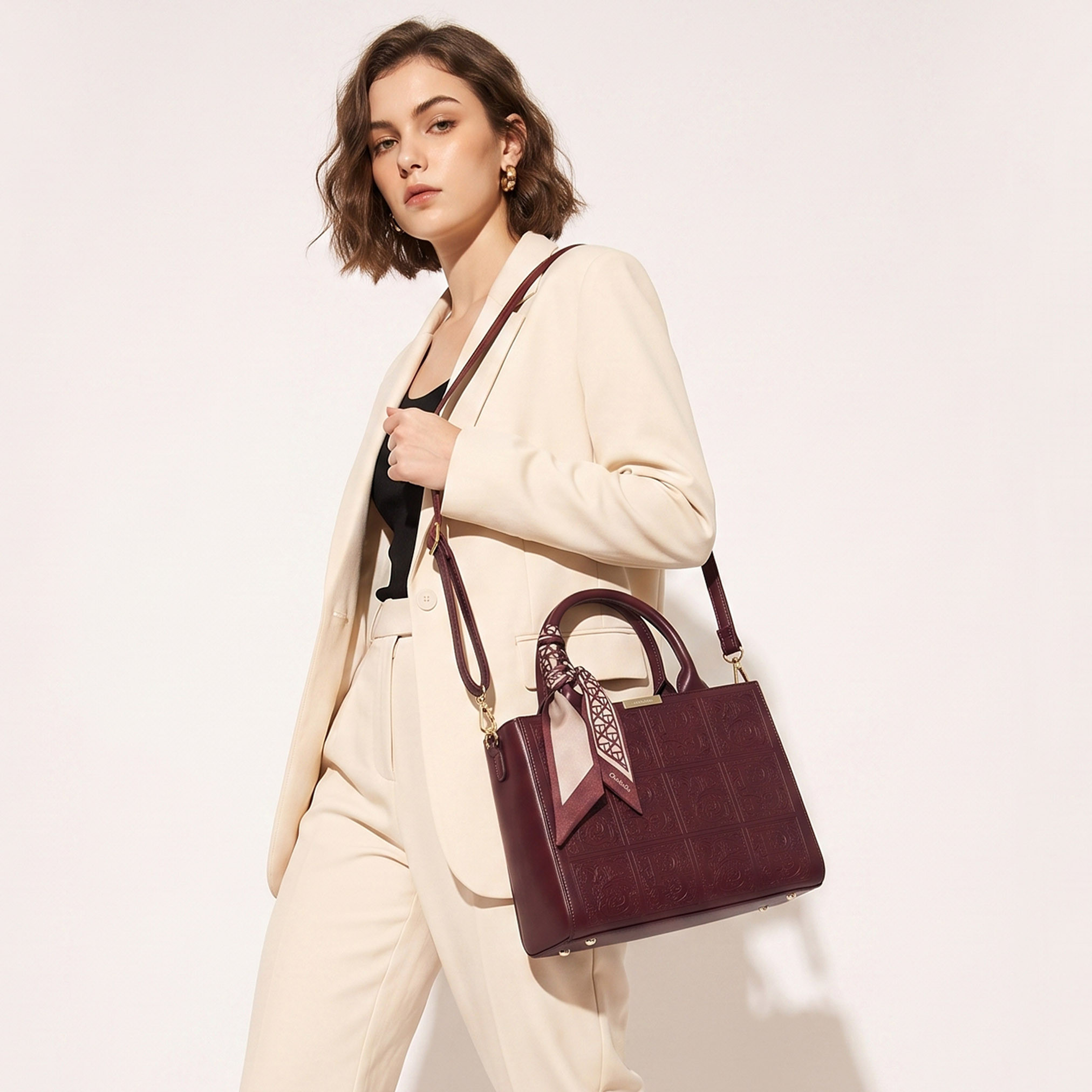 شنطة توتي منقوشة مع محفظة بسحاب إغلاق دائري من كريسبيلا-women-bagsandwallets-handbags-image-35