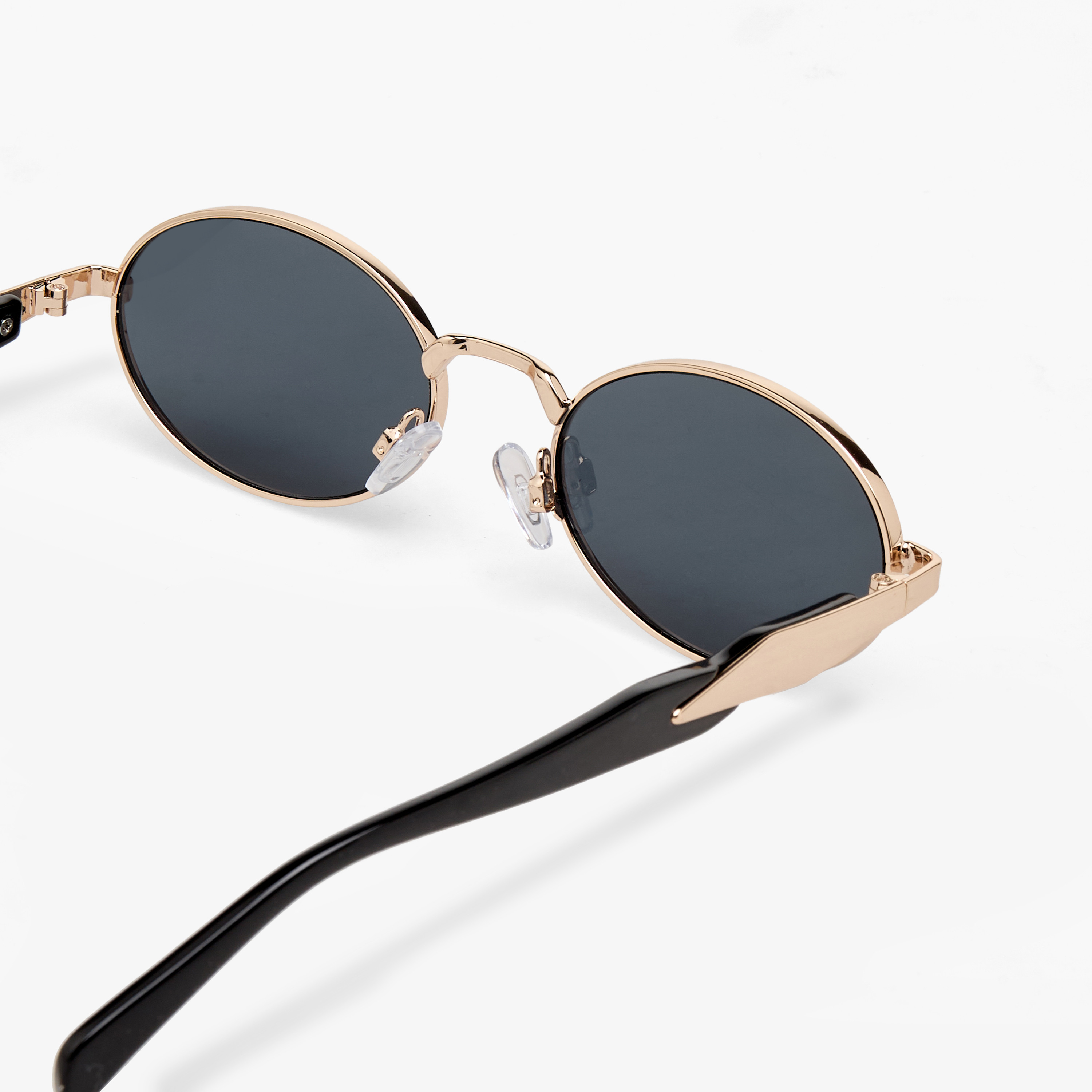 نظارة شمسية بيضاوية بعدسات سوداء-women-sunglasses-image-4