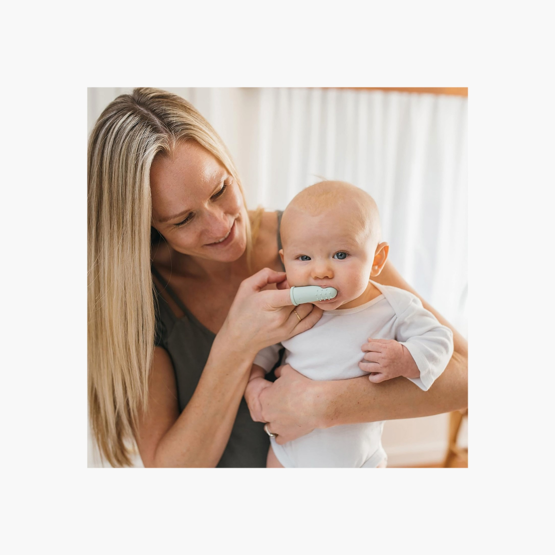 طقم فرش أسنان سيليكون للأصابع مع علبة من دكتور براونز - فرشتين-baby-bathandcare-oralcare-teethanddentalcare-image-4