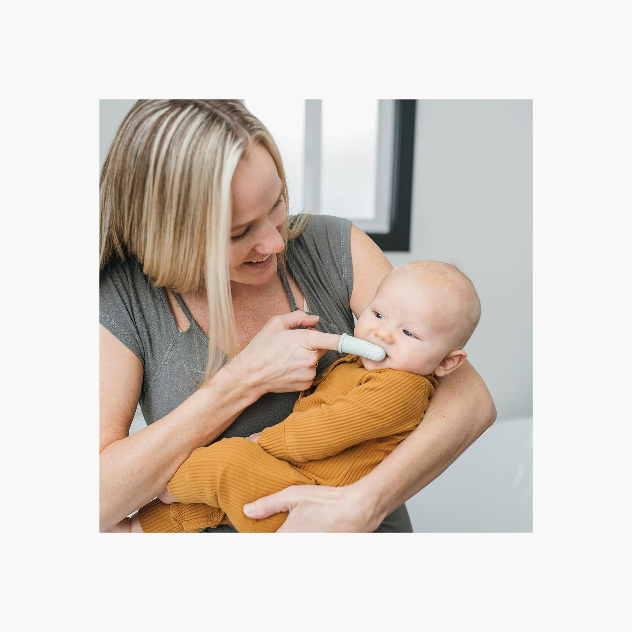 طقم فرش أسنان سيليكون للأصابع مع علبة من دكتور براونز - فرشتين-baby-bathandcare-oralcare-teethanddentalcare-image-7