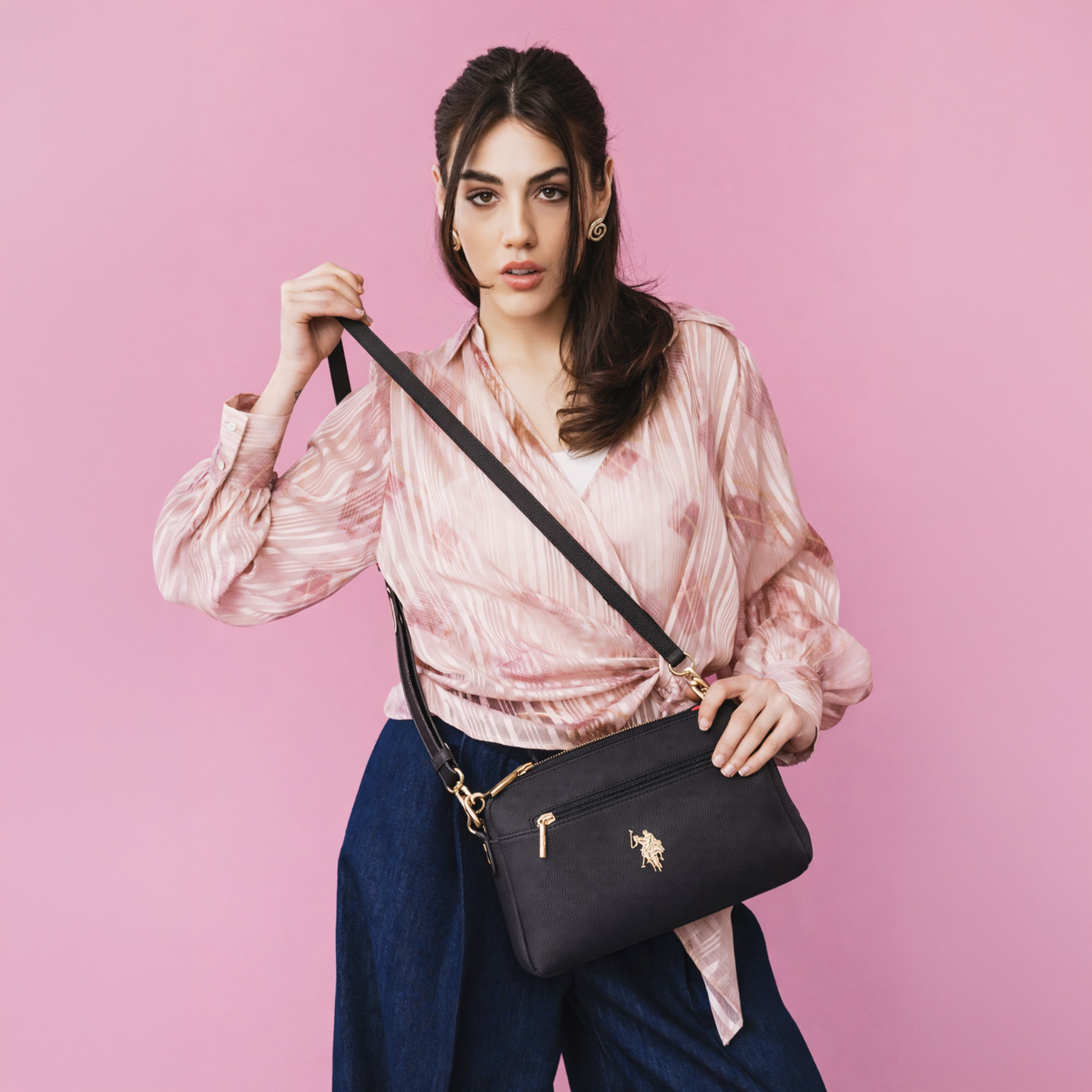 حقيبة كروسبودي كلاسيكية من يو إس بولو أسوسييشن ويندسور | US6530-women-bagsandwallets-handbags-image-6