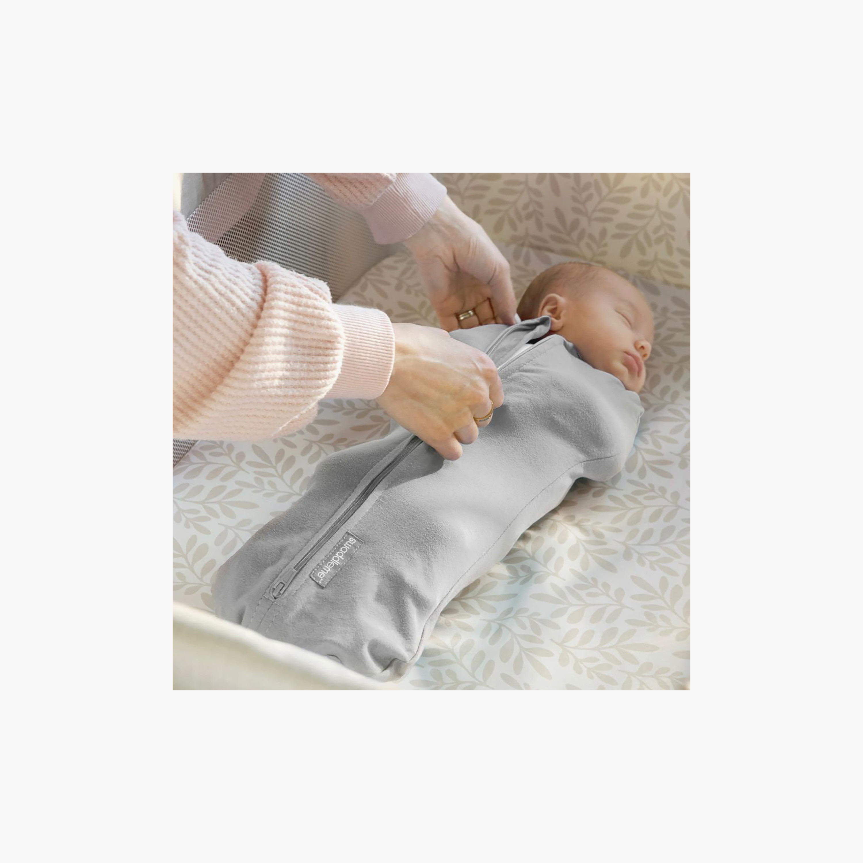 قماط بود سوادل (1.0 توغ) بتصميم سكريبل إليفانت لعمر 0-2 شهر من إنجينويتي-baby-nursery-blanketsandswaddles-swaddlesandsleepingbags-image-3