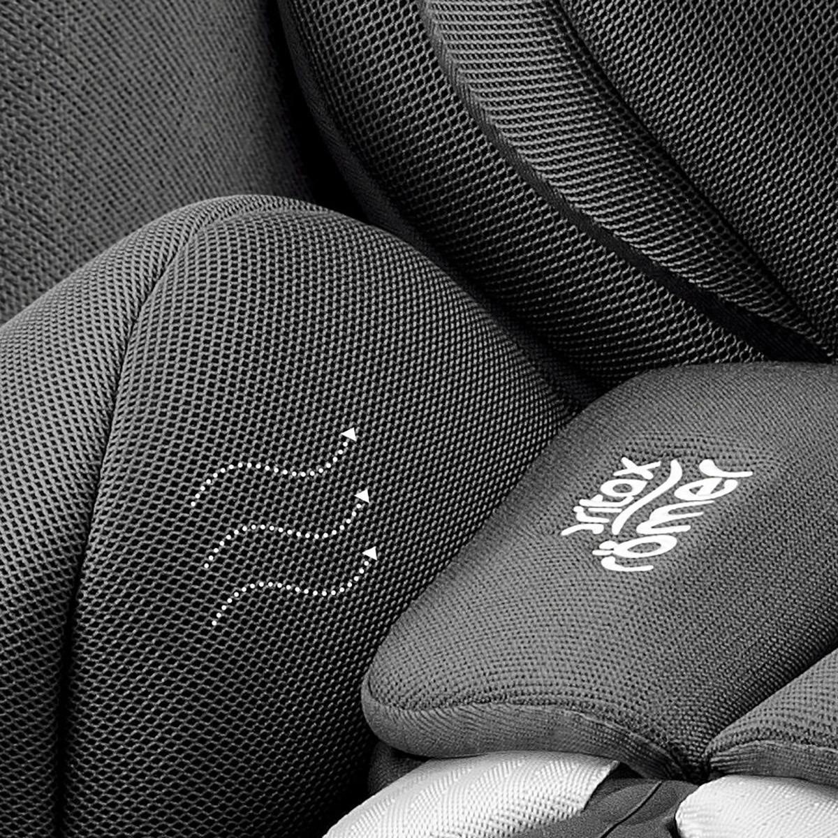 Britax Dualfix Pro Style Convertible Car Seat with 360 Swivel, Chest Pads and ISOFIX System-baby-gear-carseats-image-8