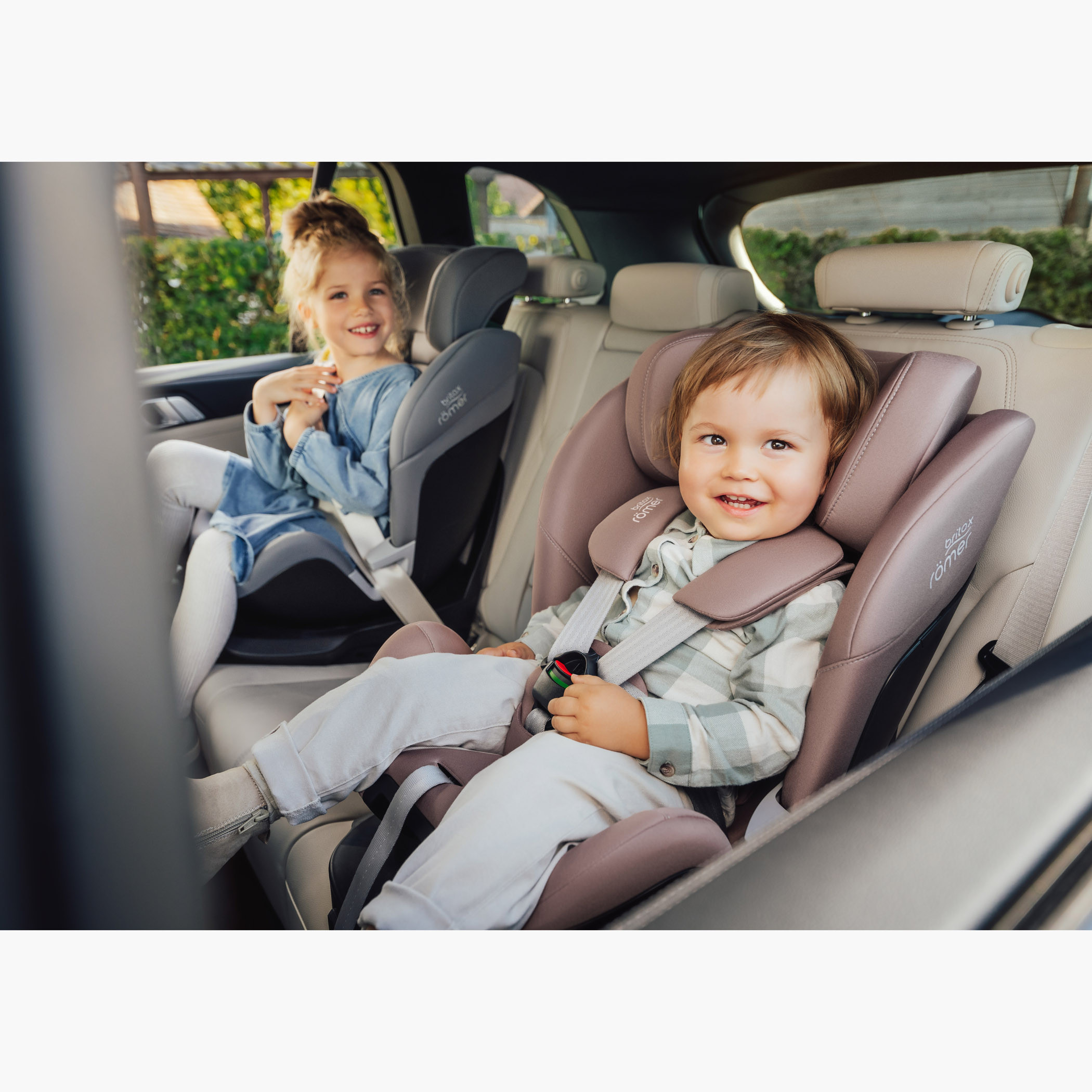 Britax Swivel 2 Classic Convertible Car Seat with 360 Swivel, Seat Belt and ISOFIX System-baby-gear-carseats-image-2