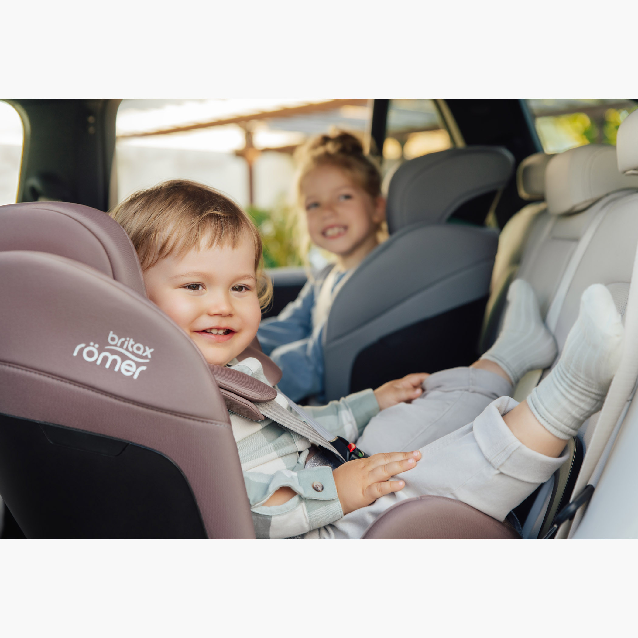 Britax Swivel 2 Classic Convertible Car Seat with 360 Swivel, Seat Belt and ISOFIX System-baby-gear-carseats-image-4