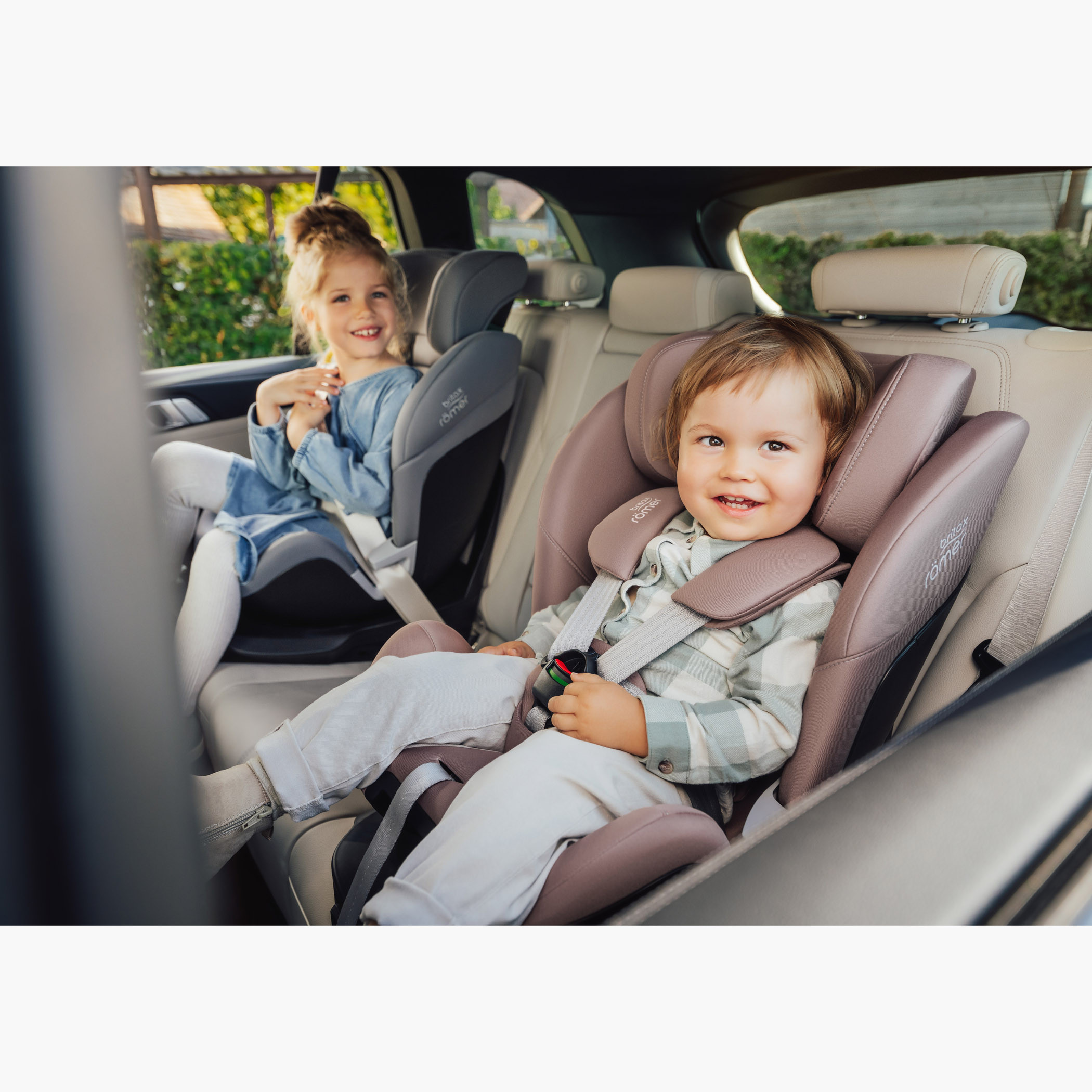Britax Swivel 2 Classic Convertible Car Seat with 360 Swivel, Seat Belt and ISOFIX System-baby-gear-carseats-image-5