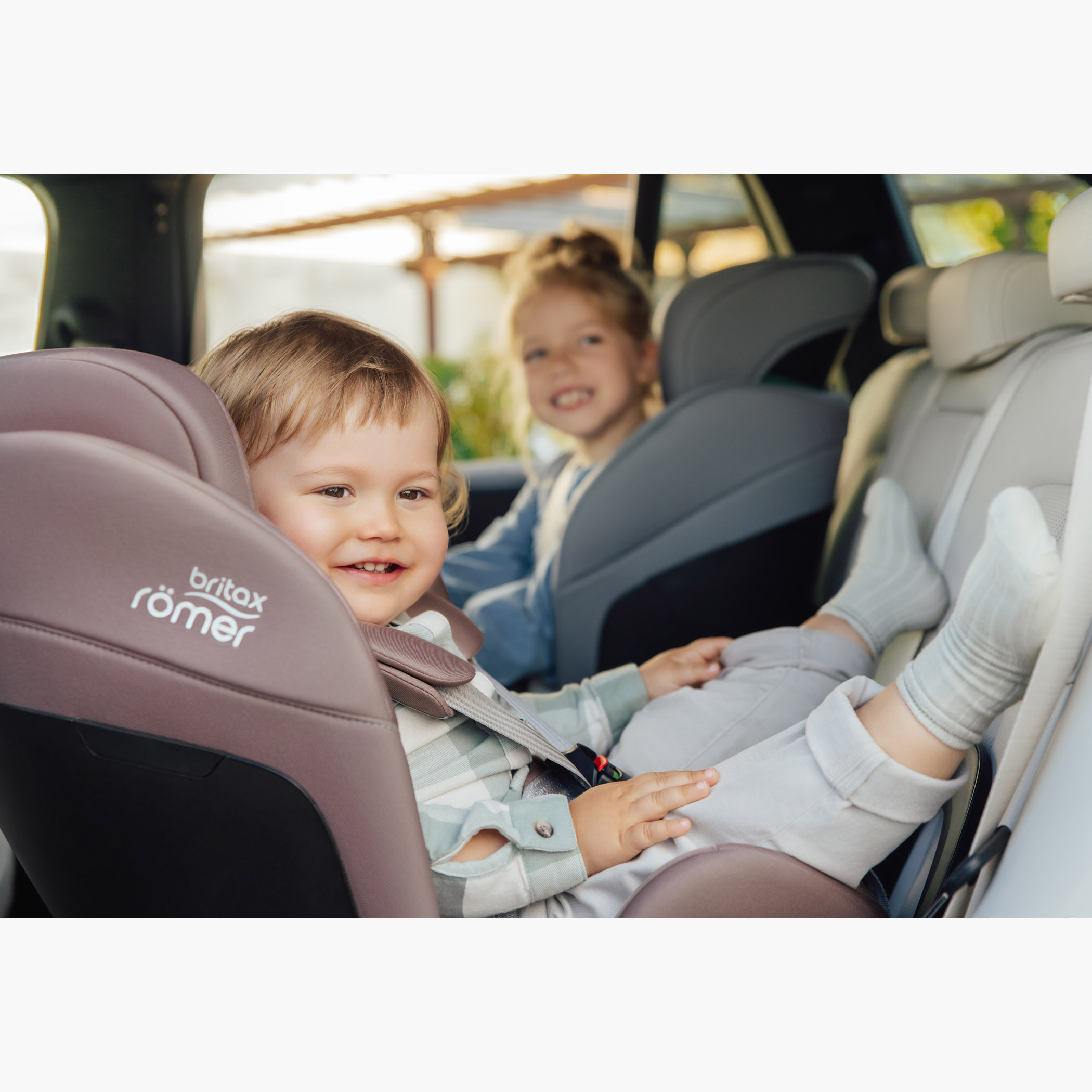 Britax Swivel 2 Classic Convertible Car Seat with 360 Swivel, Seat Belt and ISOFIX System-baby-gear-carseats-image-2