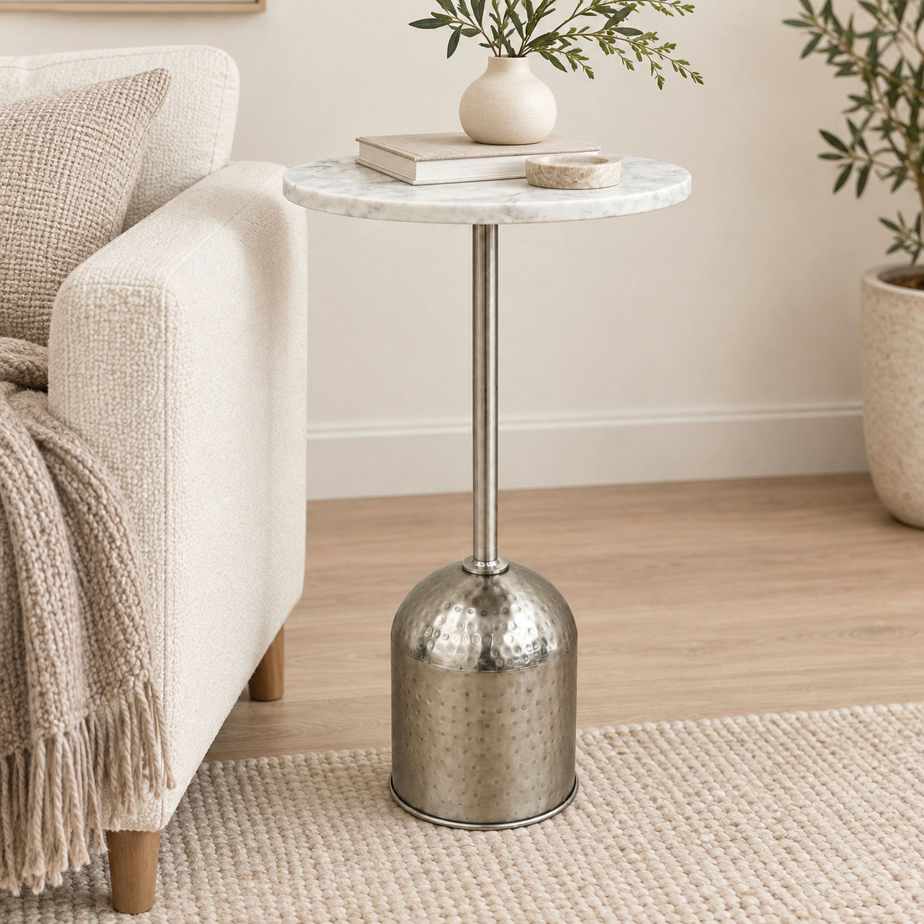 طاولة جانبية مستديرة بسطح رخامي من تصميم لايف ستايل-furniture-livingroom-sideandendtables-image-3