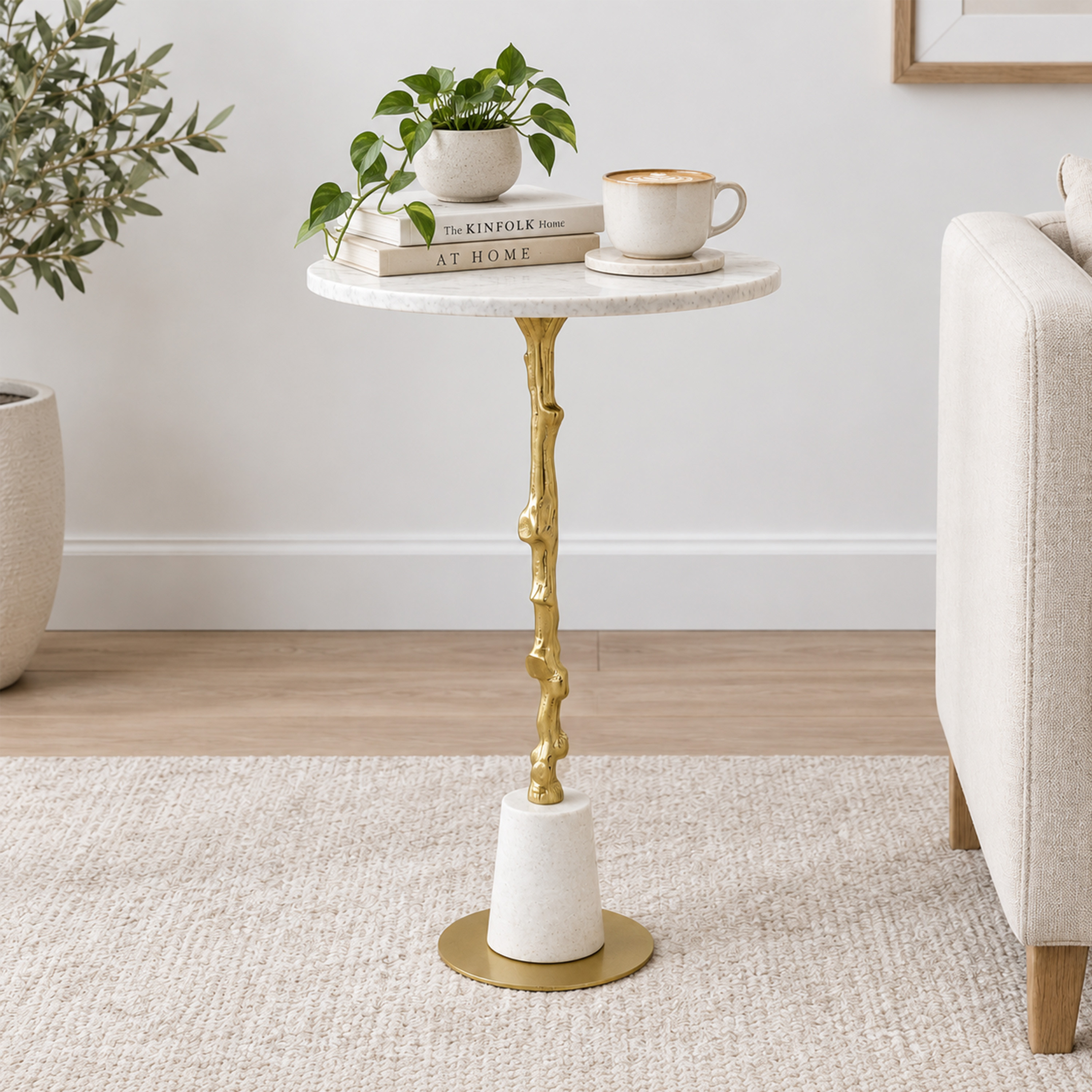 طاولة جانبية مستديرة بسطح رخامي من تصميم لايف ستايل-furniture-livingroom-sideandendtables-image-3