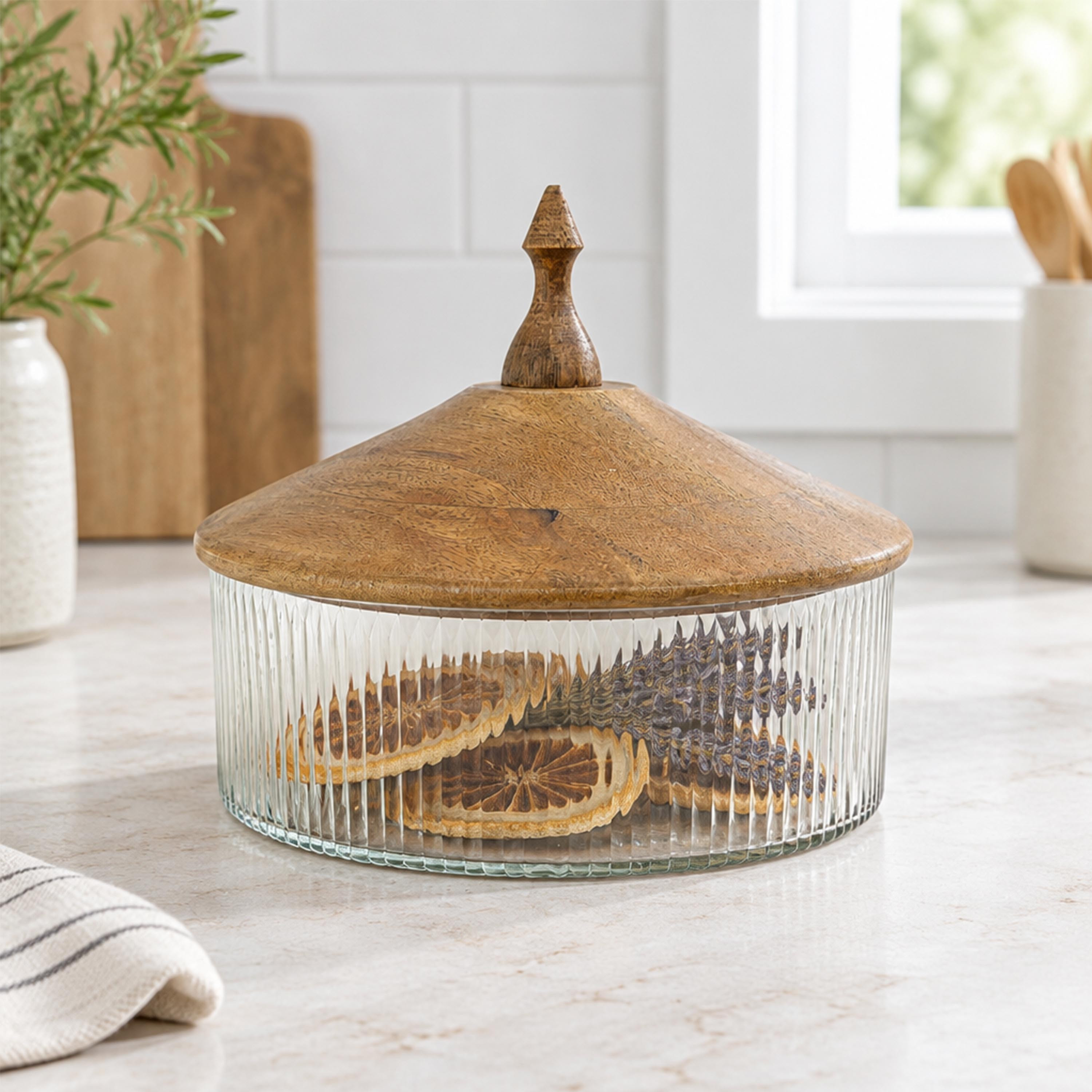 حامل كيك كلاسيكي مقبب من خشب المانجو والزجاج، من تصميم لايف ستايل - 22 سم-household-dining-serveware-cakestands-image-3