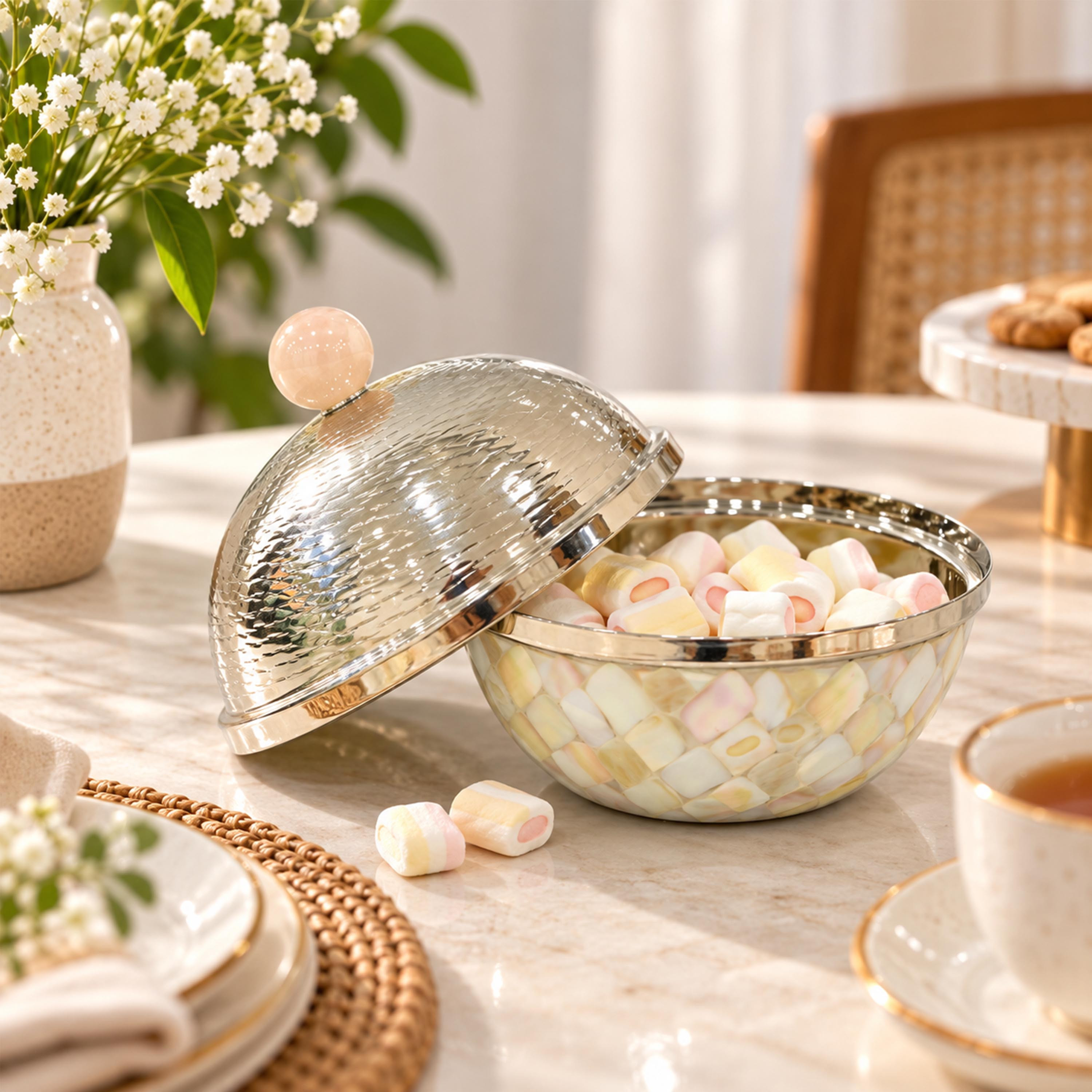 صندوق دائري من الفسيفساء المصنوعة من عرق اللؤلؤ مع غطاء مقبب، من إنتاج لايف ستايل-household-dining-serveware-servingplatters-image-3