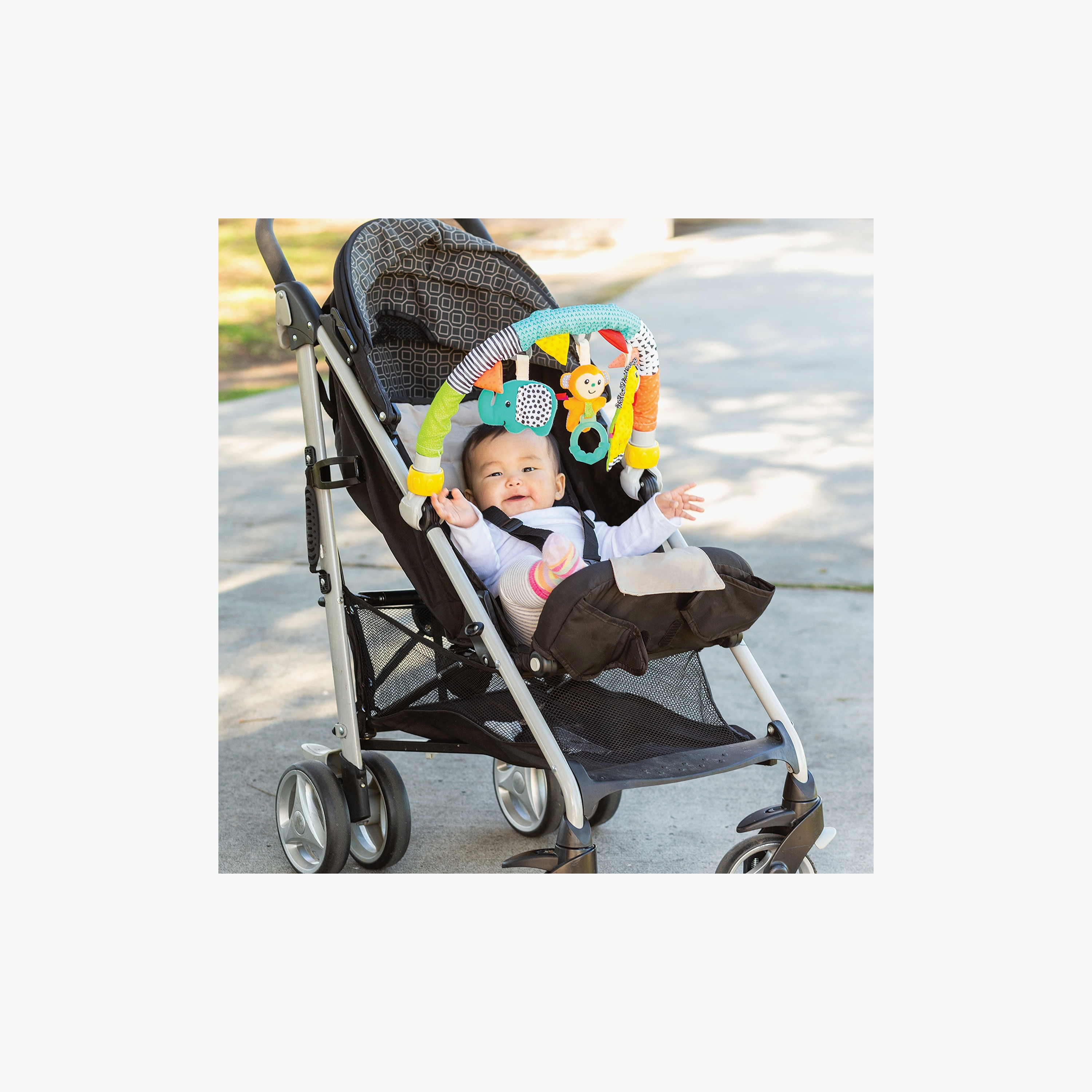قوس ألعاب للسفر بألعاب قابلة للفصل كليب آند بلاي من إنفانتينو-toys-babyandtoddlertoys-strollertoys-image-9