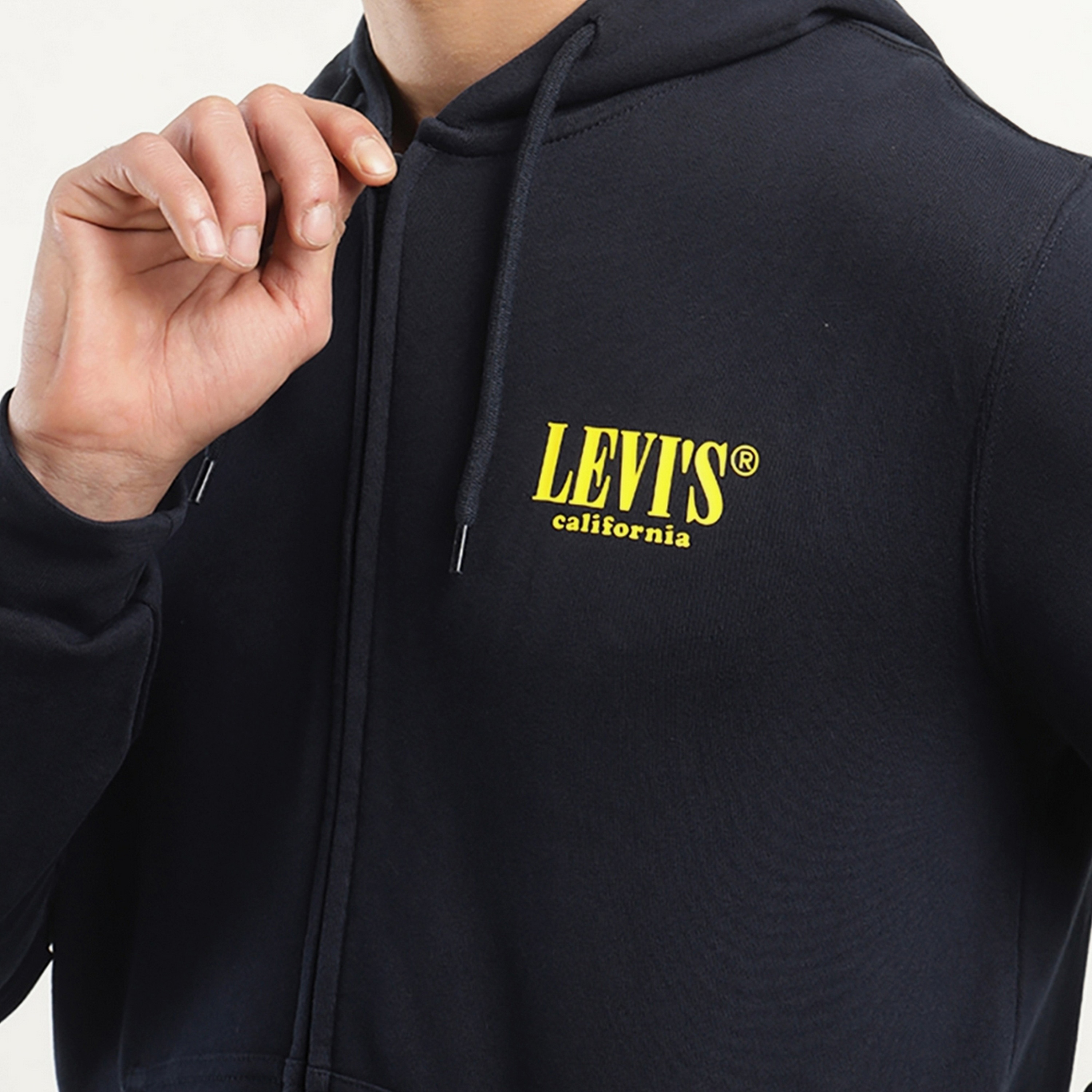Levi's Plain Long Sleeves Men's Zip Through Hoodie-men-winterwear-hoodiesandsweatshirts-image-3