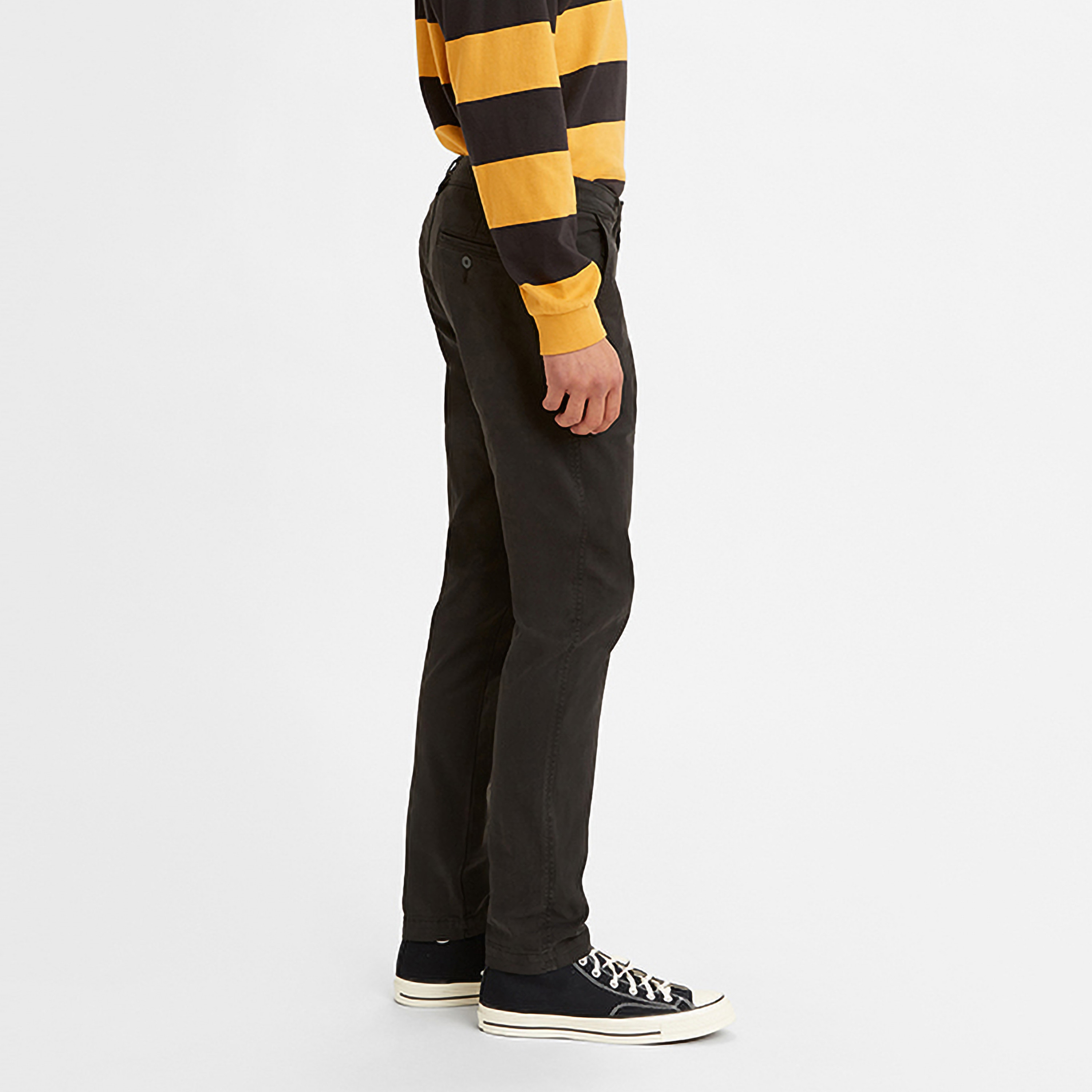 Levi's Plain Slim Fit Mid-Rise Chinos-men-clothing-bottoms-trousersandchinos-chinos-image-2