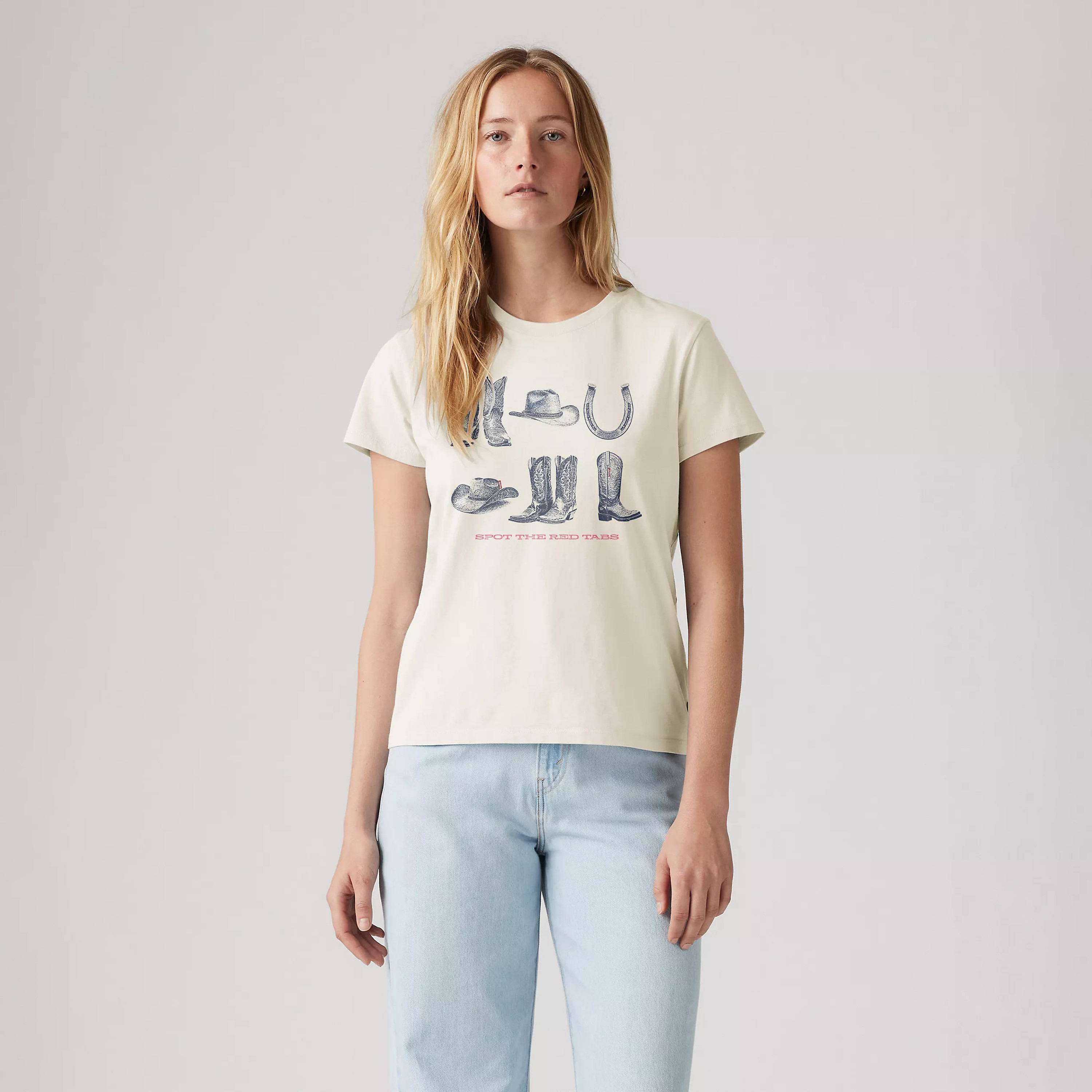 تي شيرت نسائي بطبعة جرافيك وياقة دائرية وأكمام قصيرة من ليفايس-women-clothing-tshirts-image-2