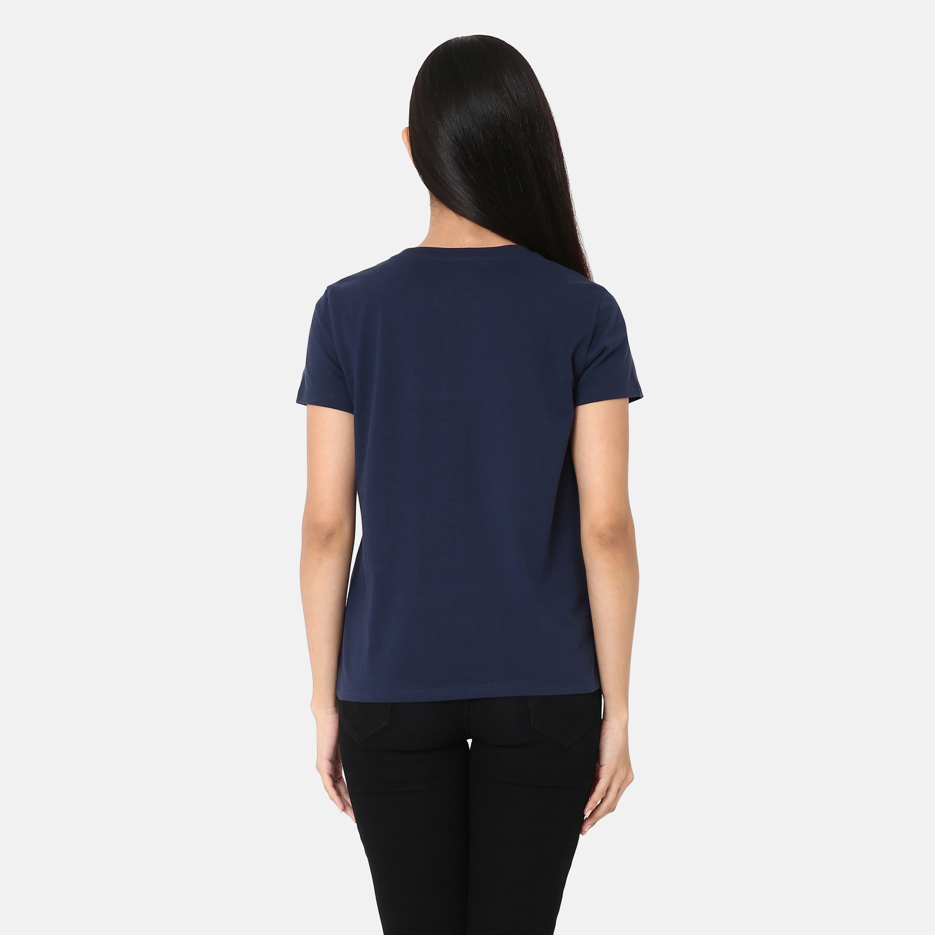 تي شيرت نسائي بطبعة بايزلي وشعار ورقبة دائرية وأكمام قصيرة من ليفايس-women-clothing-tshirts-image-3