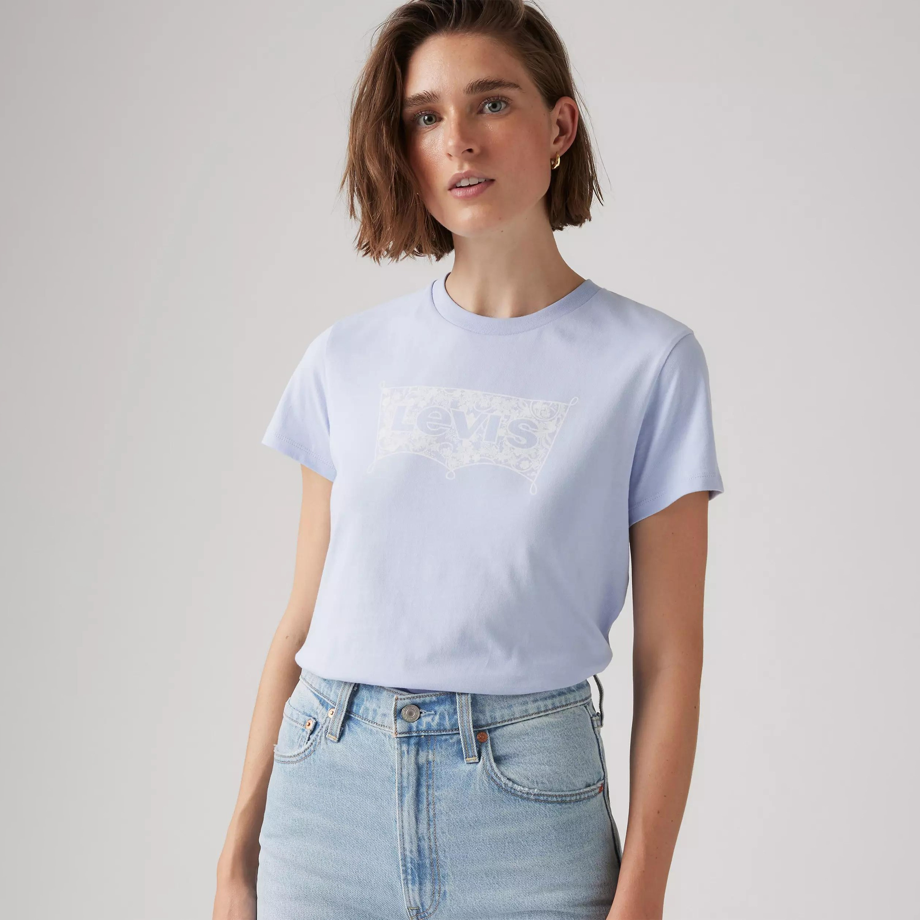 تي شيرت بأكمام قصيرة وياقة دائرية وشعار Levi-women-clothing-tshirts-image-1