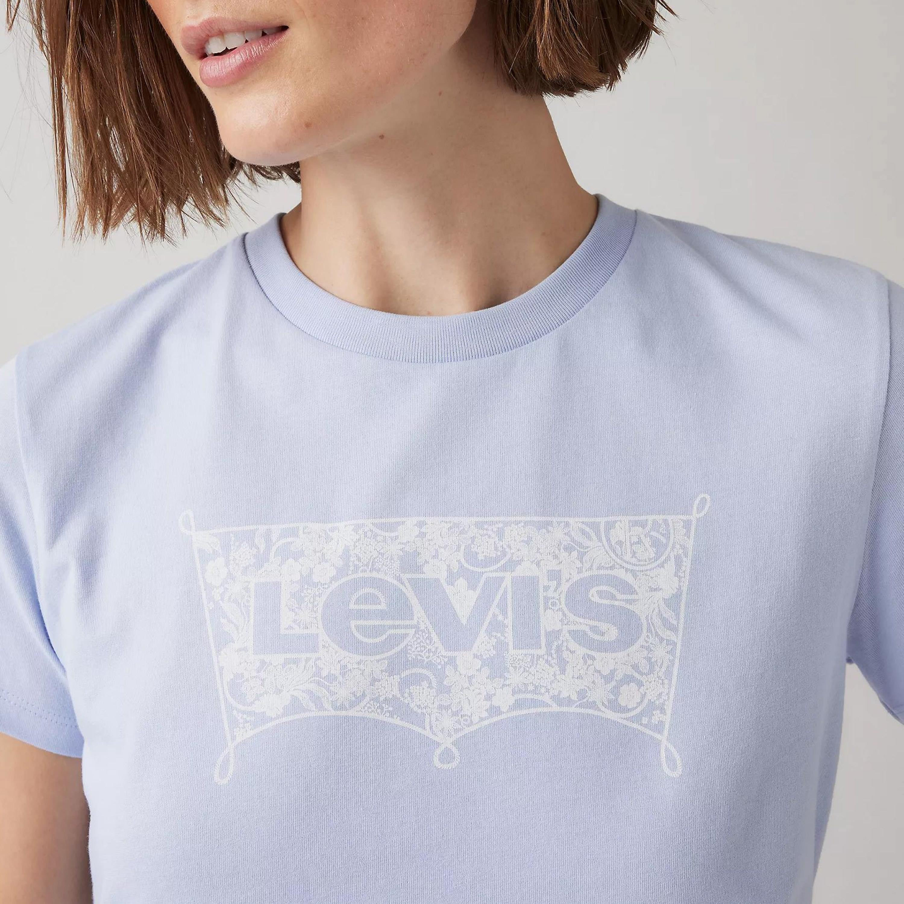 تي شيرت بأكمام قصيرة وياقة دائرية وشعار Levi-women-clothing-tshirts-image-3
