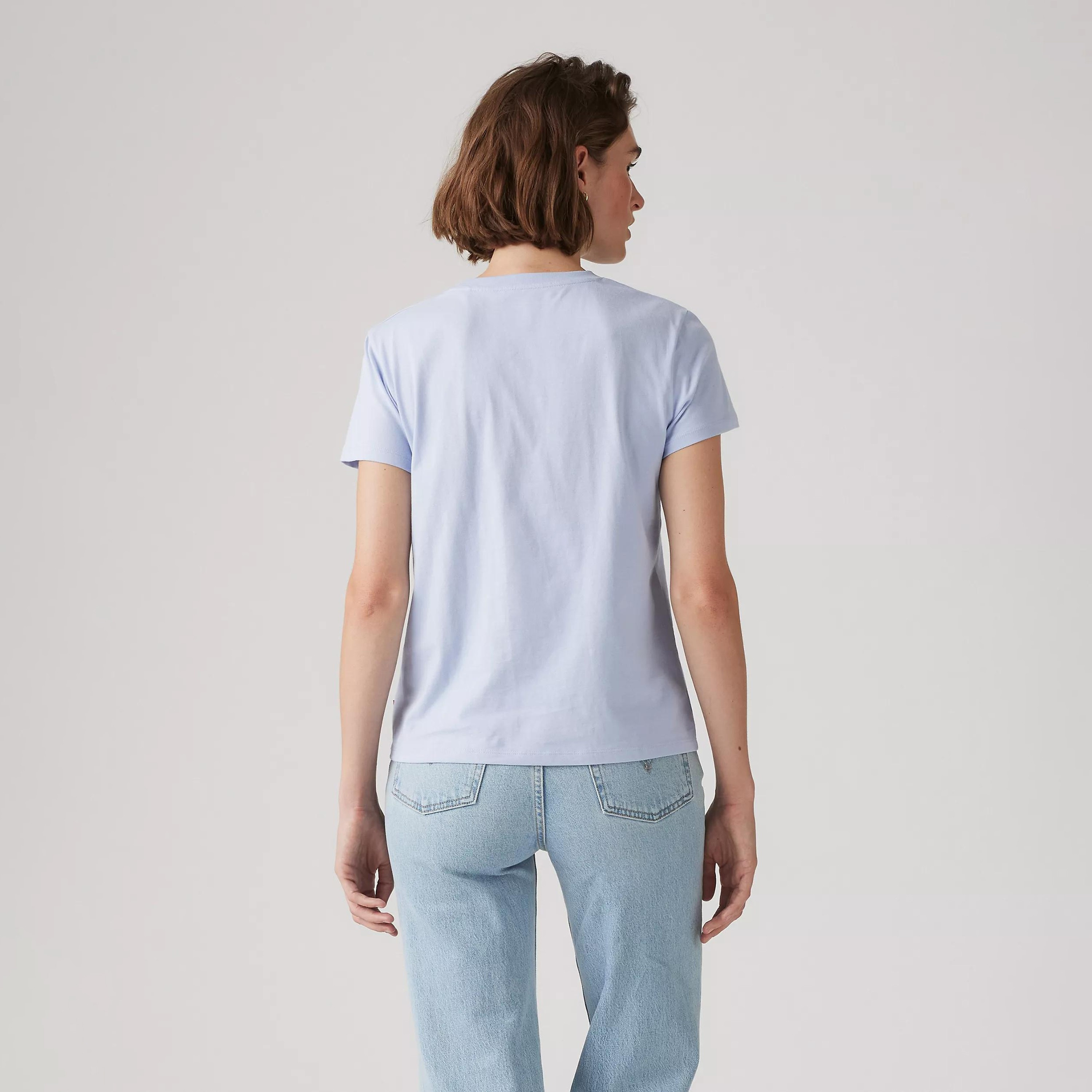 تي شيرت بأكمام قصيرة وياقة دائرية وشعار Levi-women-clothing-tshirts-image-4