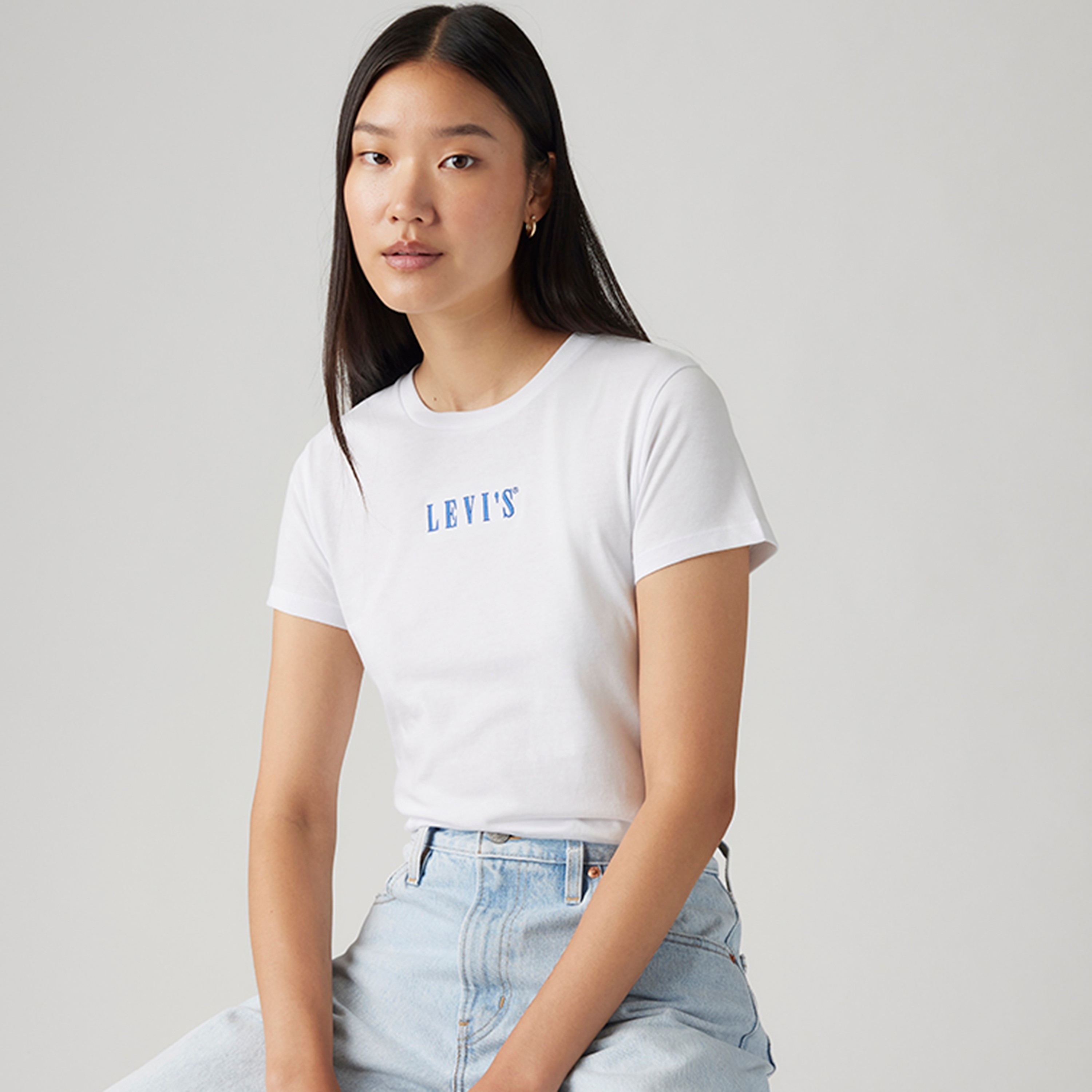 قميص ليفي النسائي بأكمام قصيرة الياقة العريضة-women-clothing-tshirts-image-2