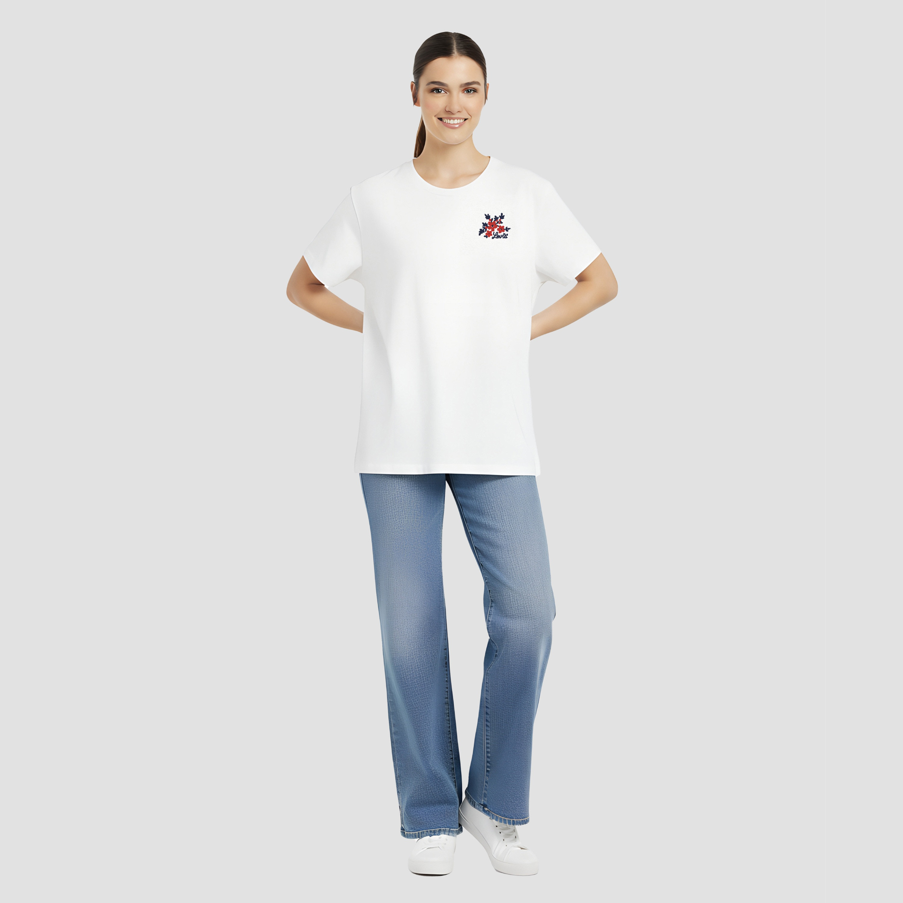 تي شيرت نسائي سادة بأكمام قصيرة ورقبة دائرية من ليفايس-women-clothing-tshirts-image-2