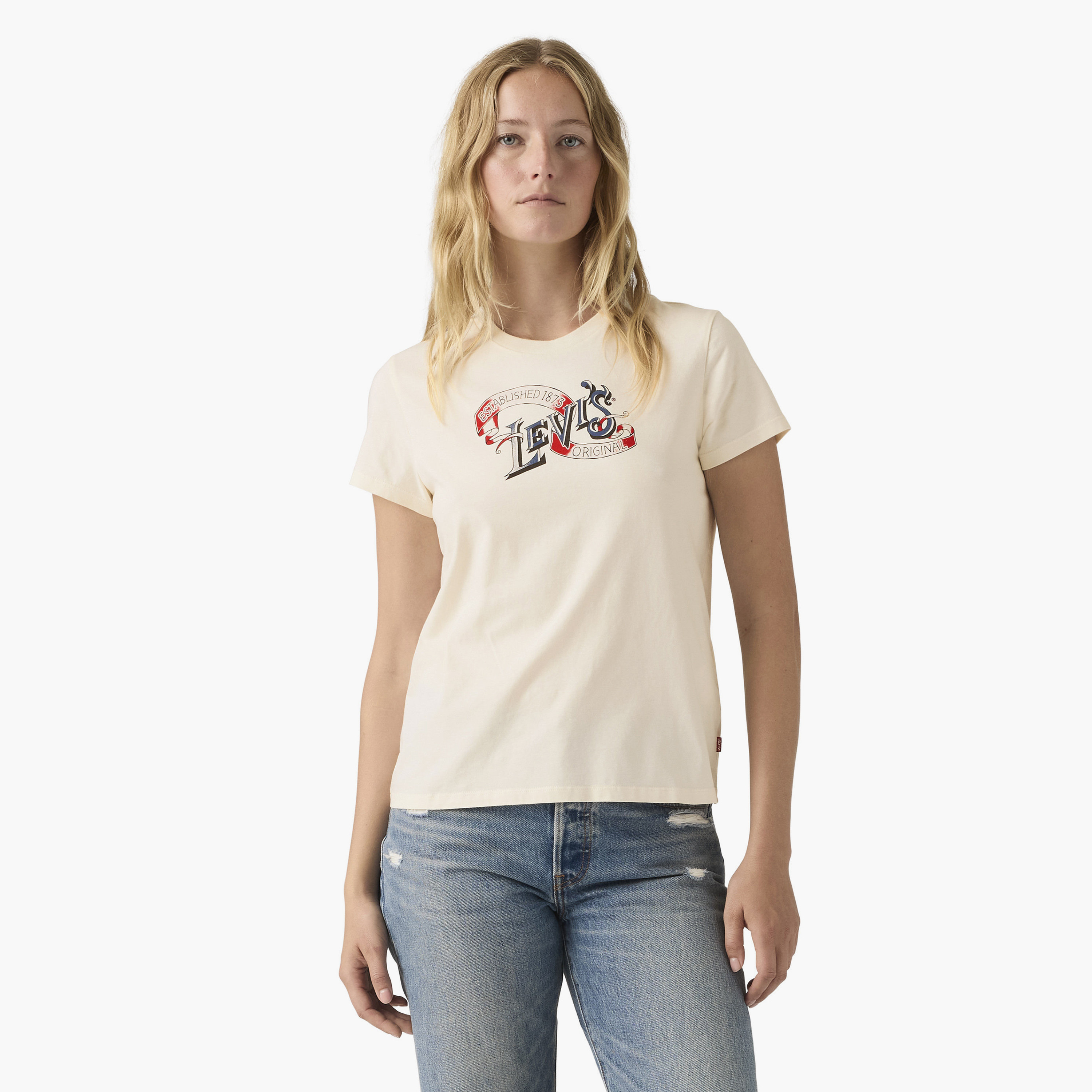تي شيرت نسائي بطبعة جرافيك وياقة دائرية وأكمام قصيرة من ليفايس-women-clothing-tshirts-image-1