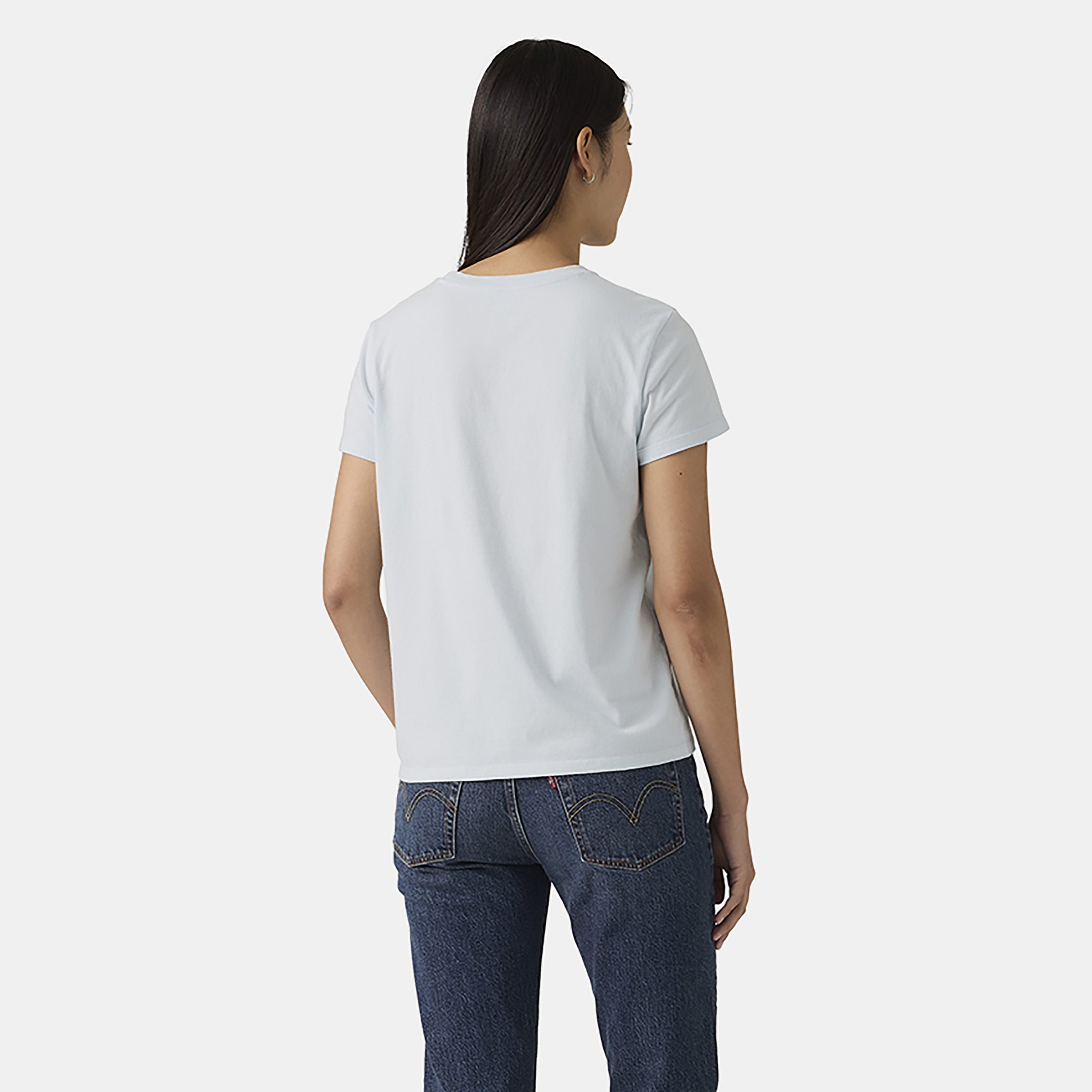 تيشيرت نسائي بأكمام قصيرة ورقبة مستديرة مطبوع بشعار ليفايز-women-clothing-tshirts-image-2