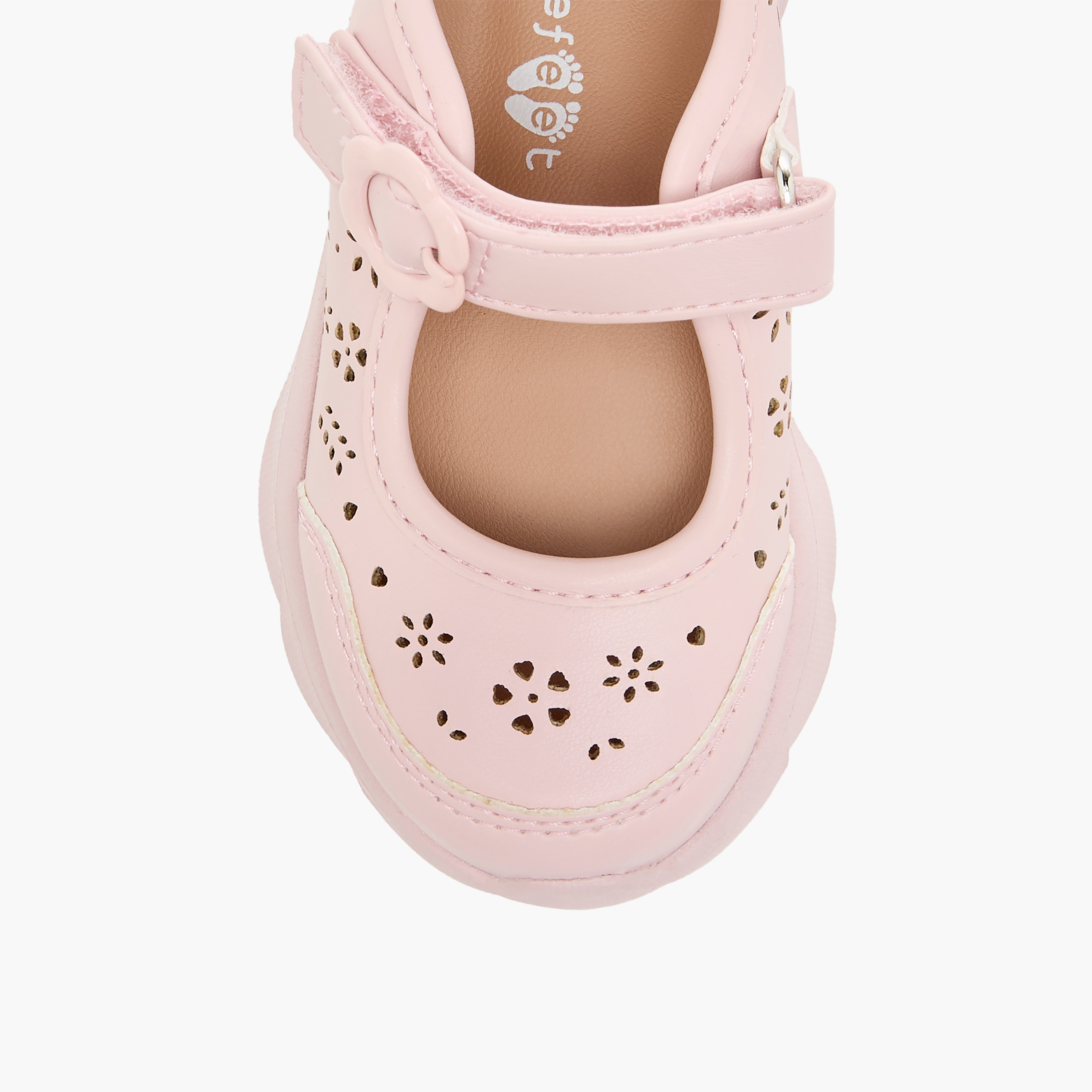 حذاء ماري جين بتصاميم مقطوعة بالليزر وشريط إغلاق من بيرفيت-girls-shoes-maryjanes-image-4