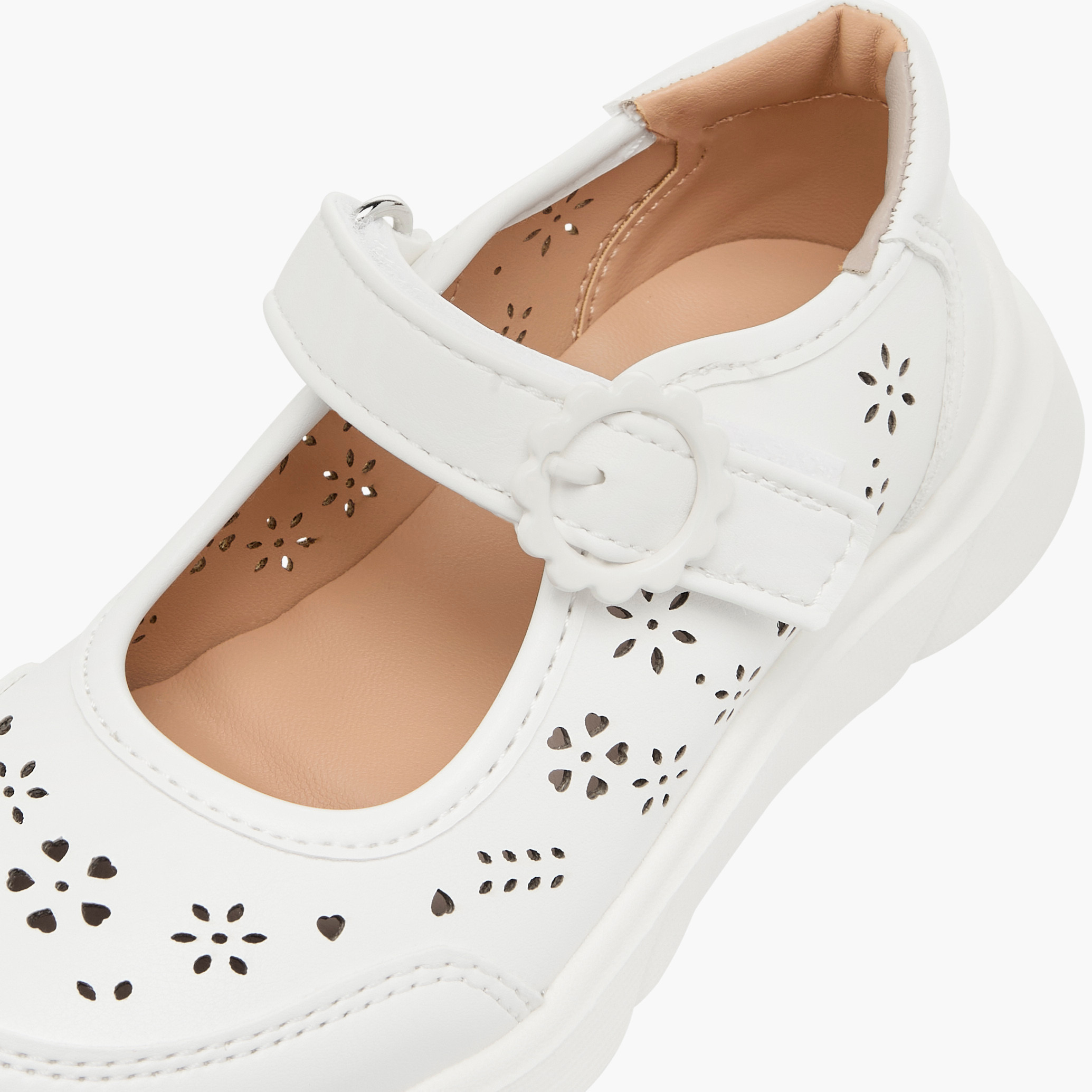 حذاء ماري جين بتفاصيل مفرغة بالليزر وشريط إغلاق لاصق من ليتل ميسي-girls-shoes-maryjanes-image-6