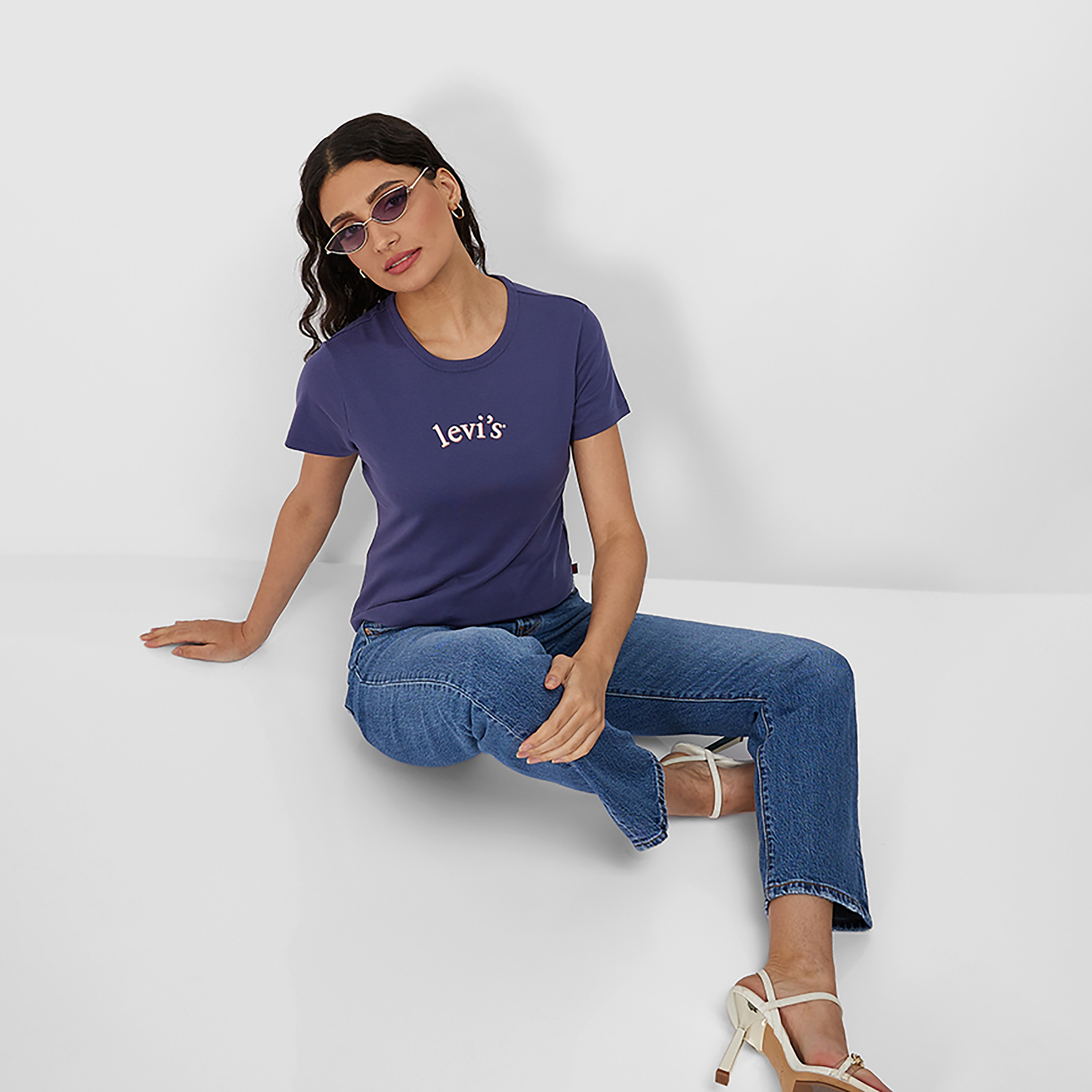 Levi's Logo Crew Neck Short Sleeves T-Shirt-women-clothing-tshirts-image-2