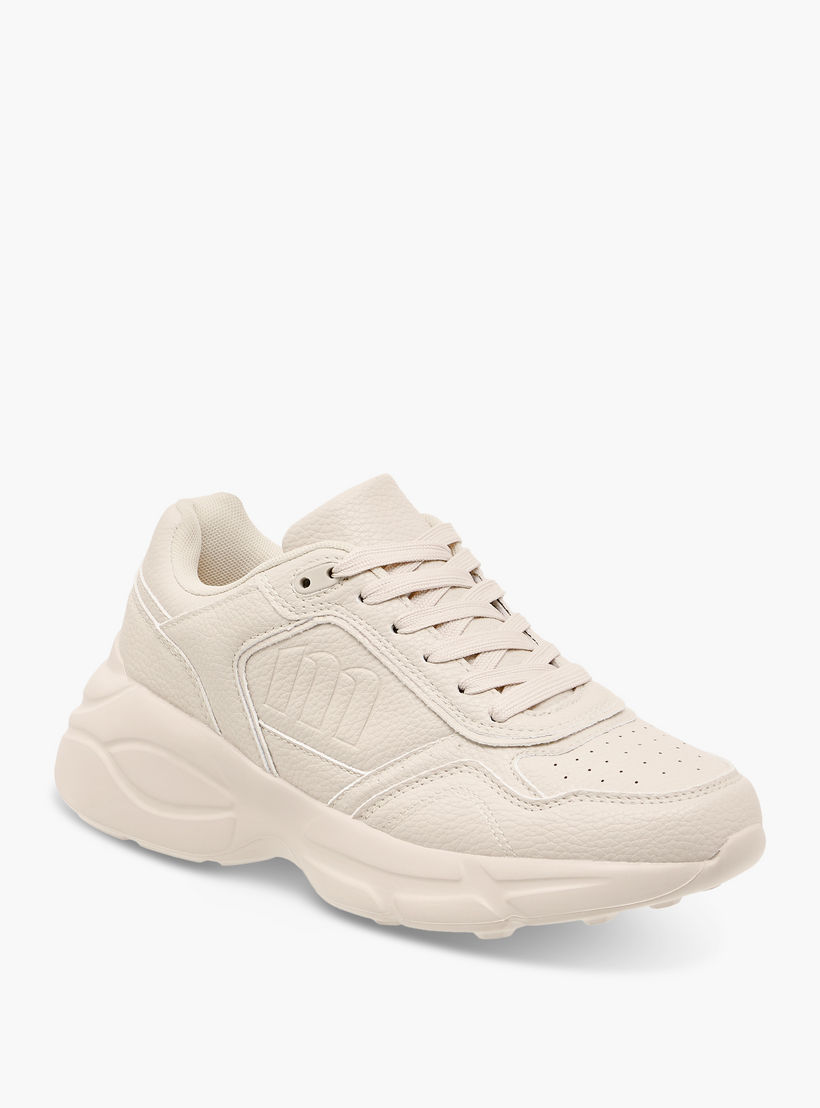 حذاء سنيكرز برباط إغلاق ونقوش مونوجرام من ميسي-women-shoes-sneakers-image-3
